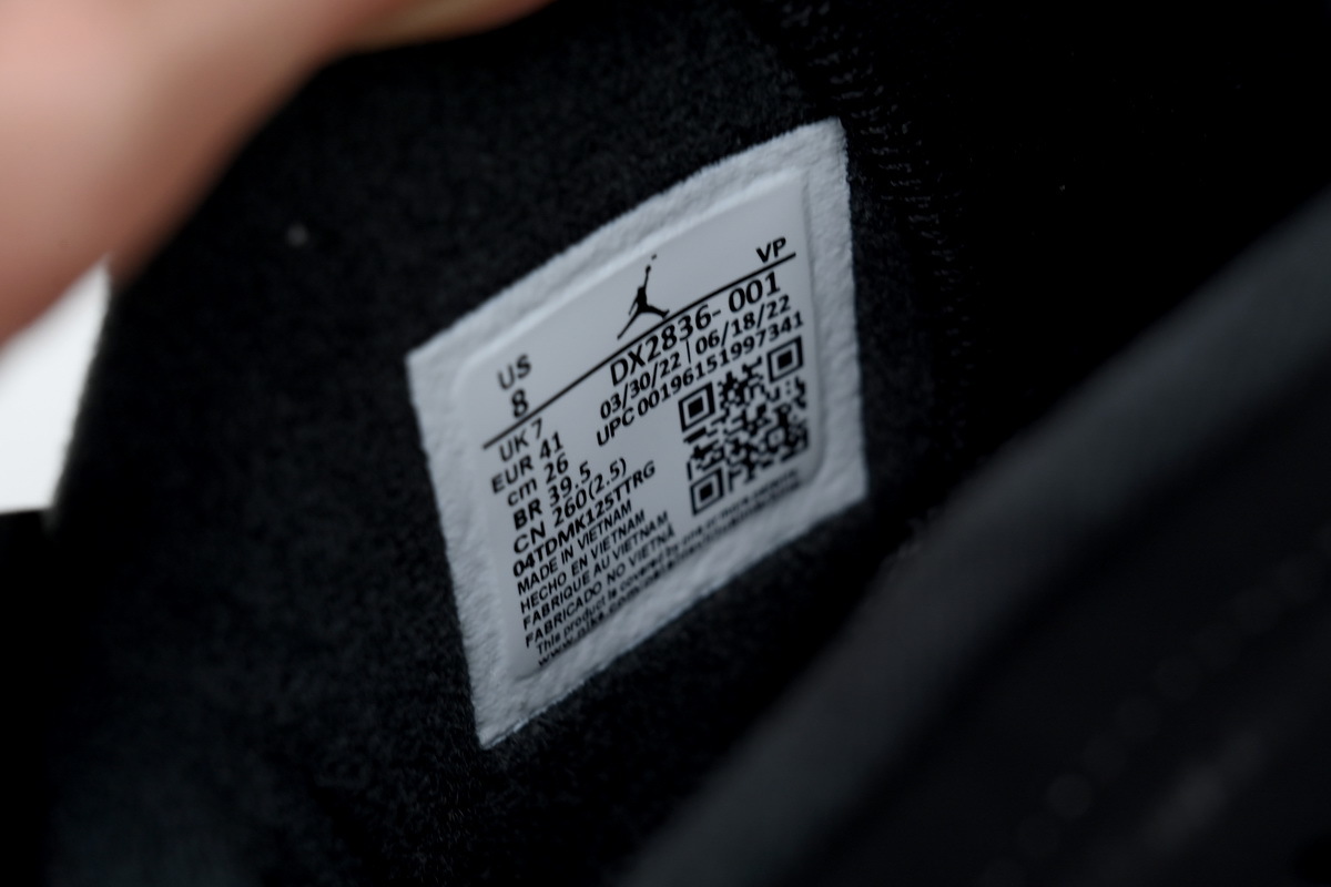 Air Jordan 6 Retro 'Chrome' DX2836-001