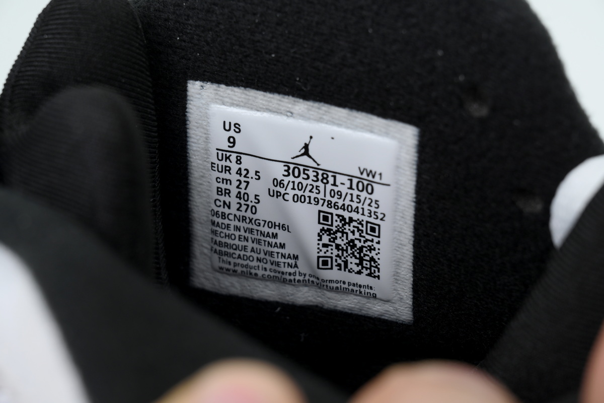 Air Jordan 8 Retro 'Bugs Bunny' 305381-100