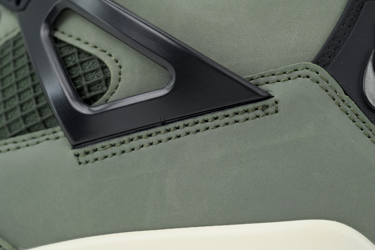 Undefeated x Air Jordan 4 Retro IB1519-200