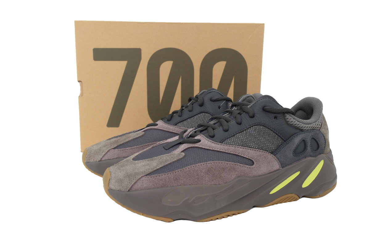  Yeezy Boost 700 “Mauve” EE9614