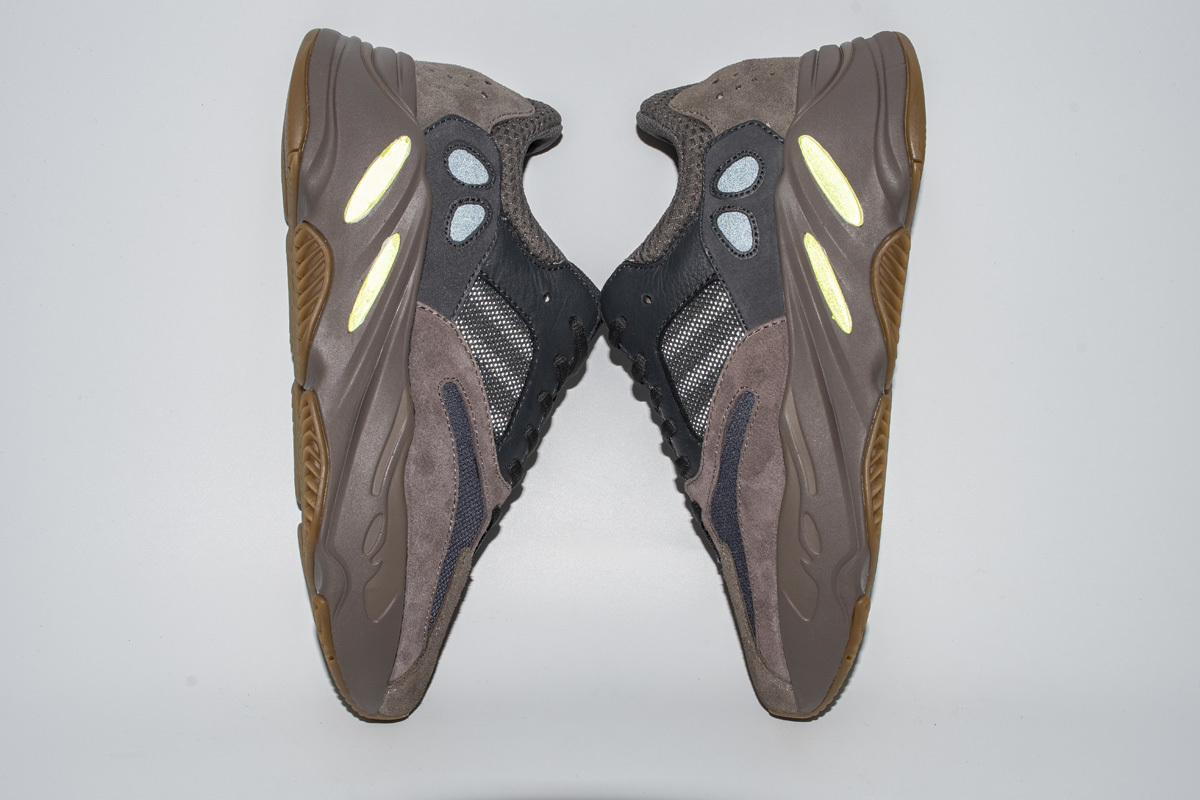 Yeezy Boost 700 “Mauve” EE9614