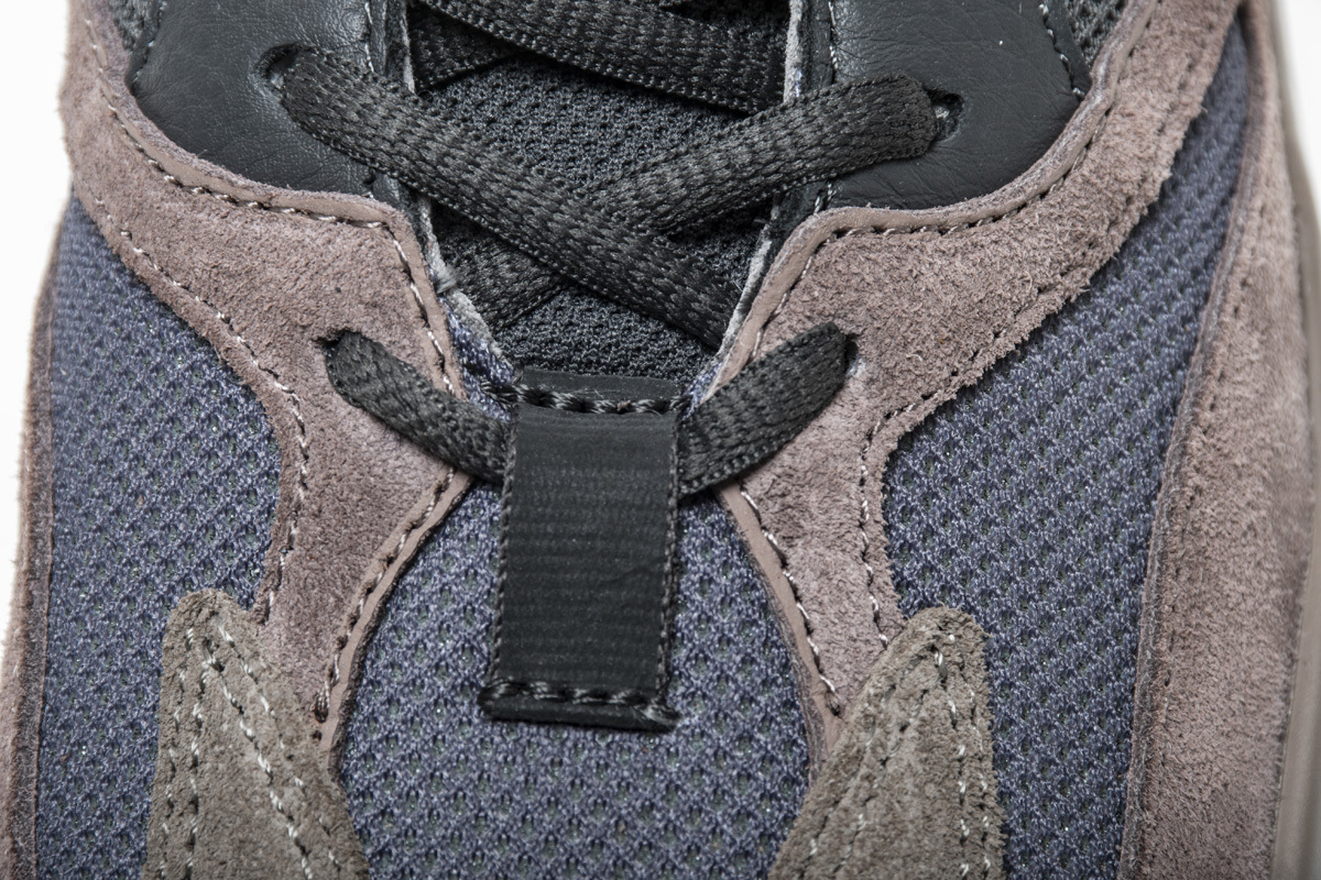 Yeezy Boost 700 “Mauve” EE9614
