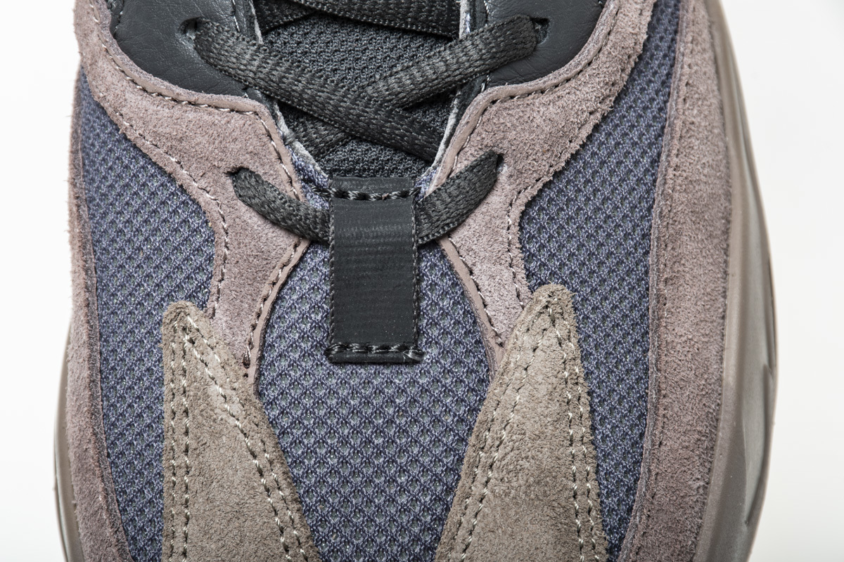 Yeezy Boost 700 “Mauve” EE9614