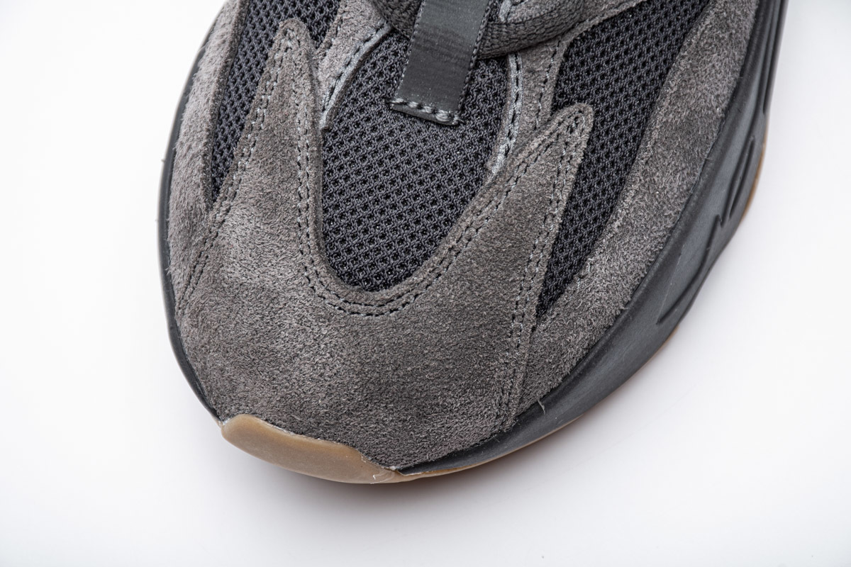 Yeezy Boost 700“Utility Black” FV5304