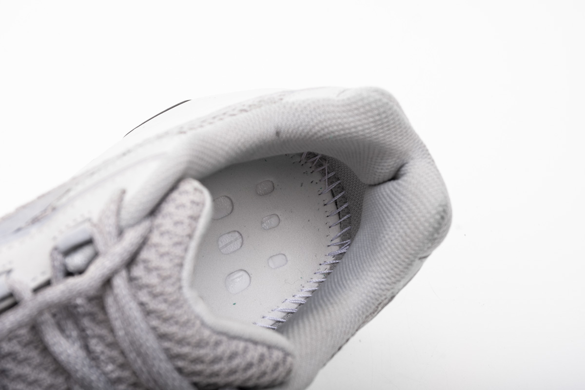 Yeezy Boost 700 V2 “Static”EF2829