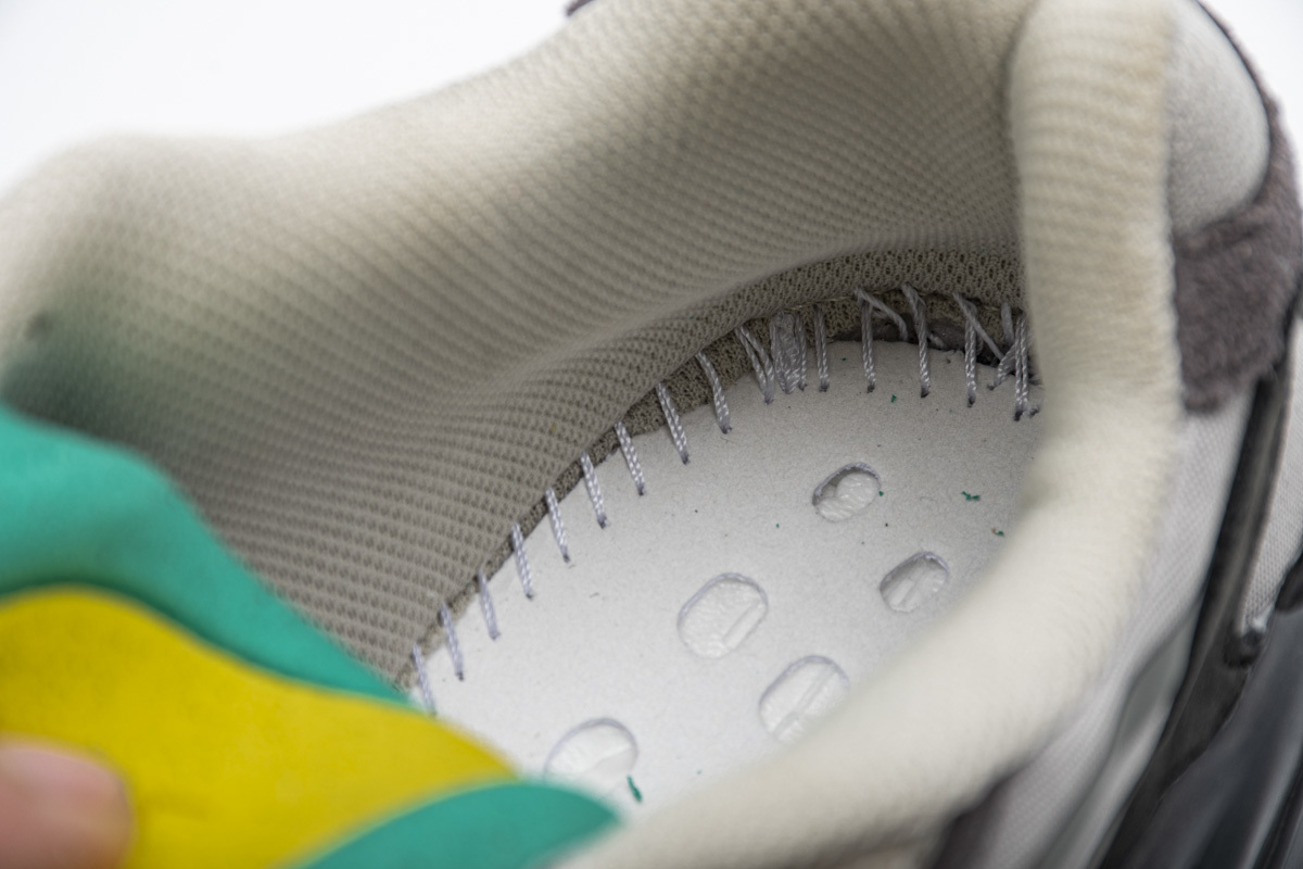 Yeezy Boost 700 V2“Tephra” FU7914