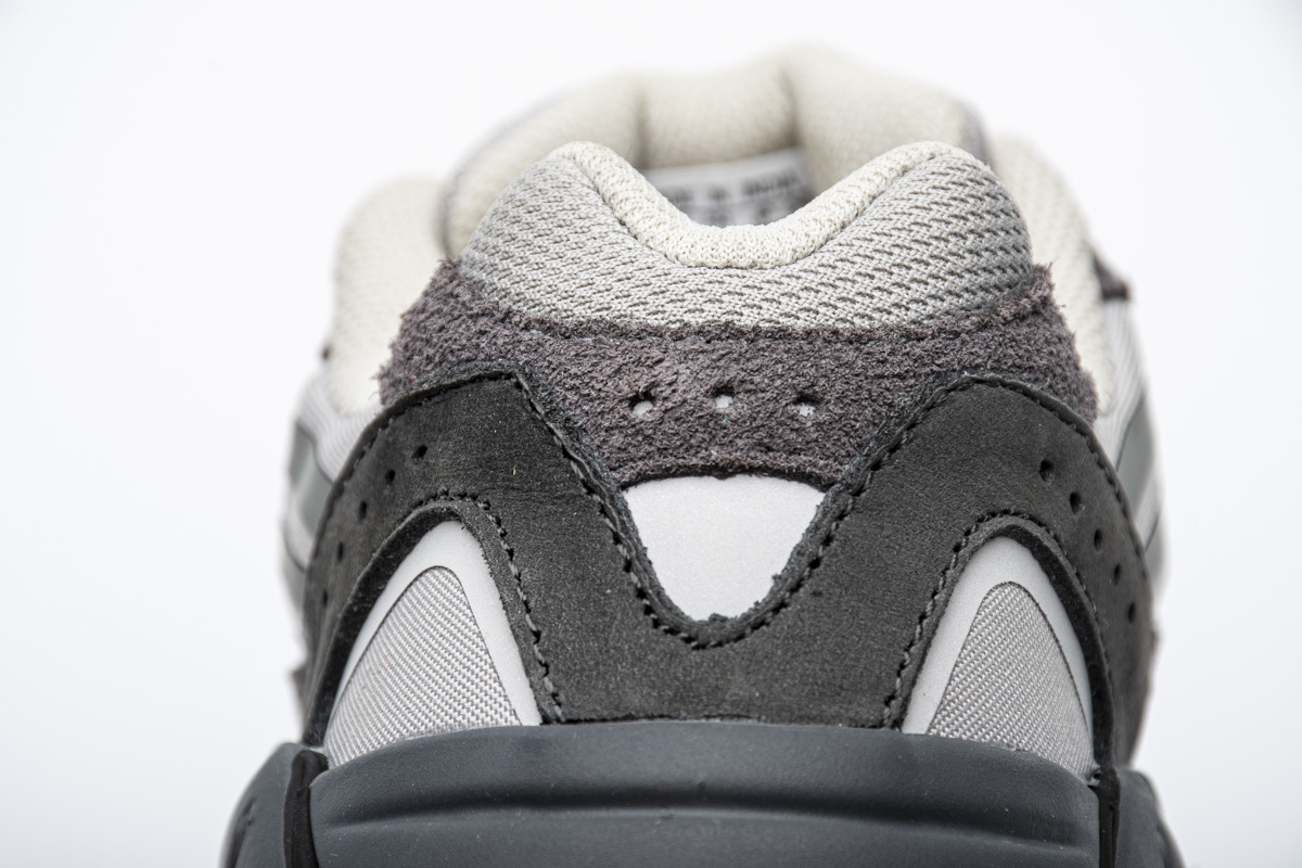 Yeezy Boost 700 V2“Tephra” FU7914