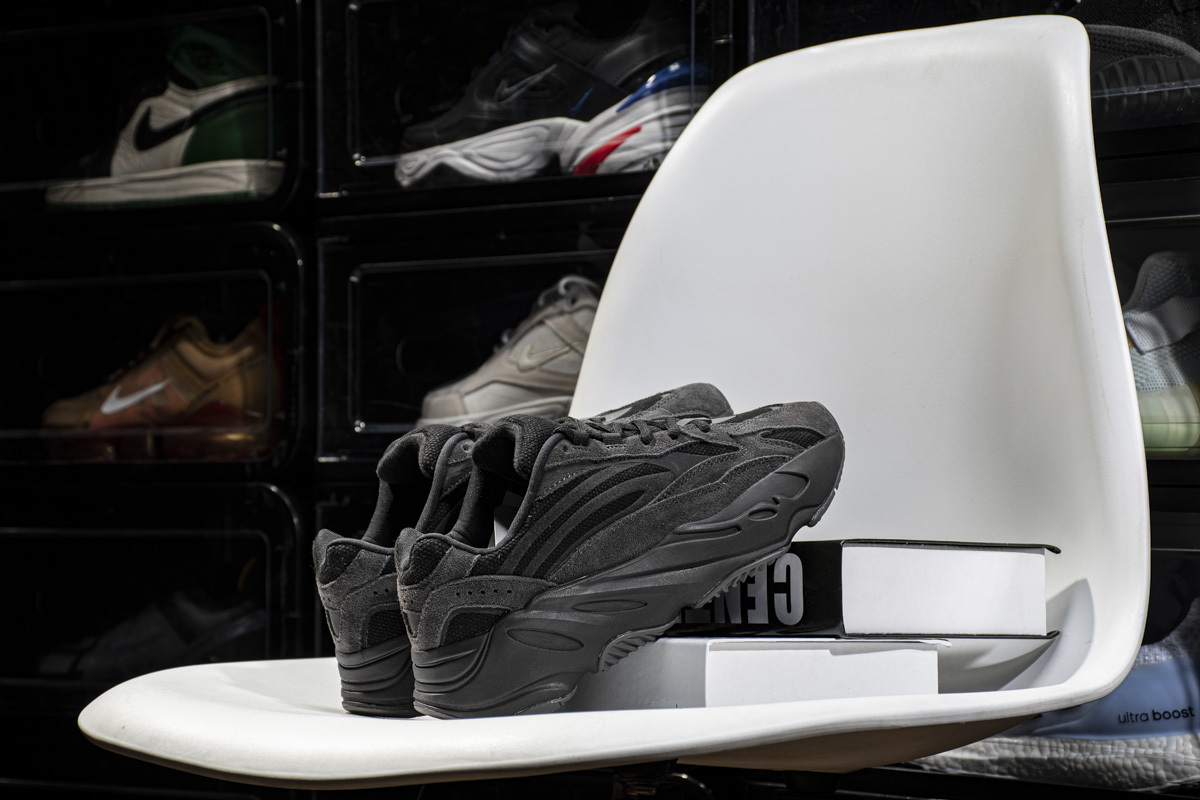 Yeezy Boost 700 V2“Vanta” FU6684