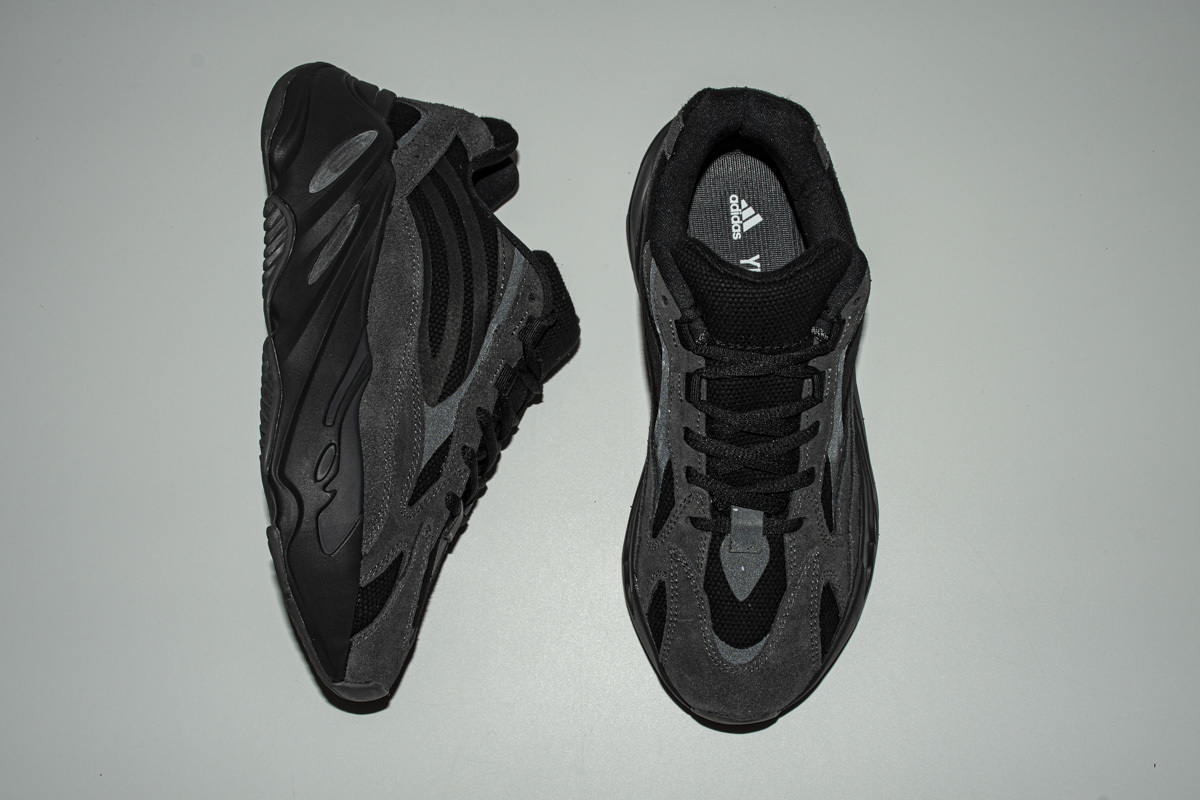 Yeezy Boost 700 V2“Vanta” FU6684