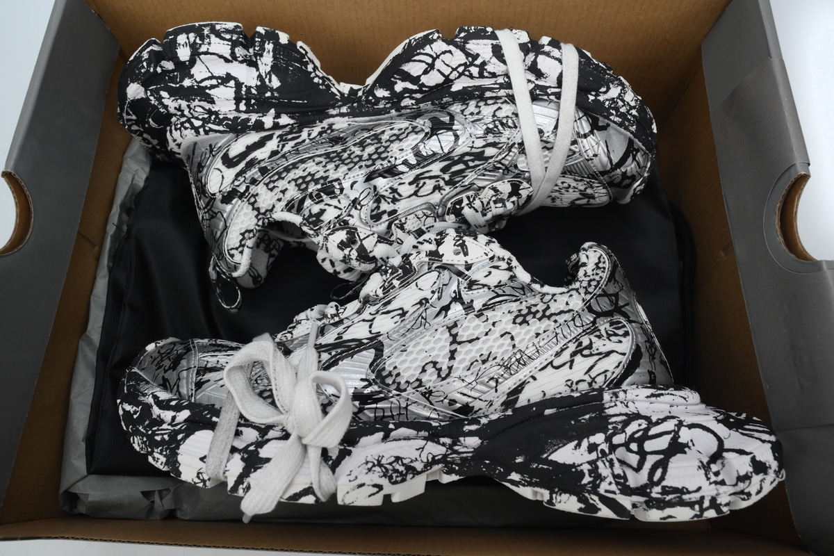 Balenciaga 3XL Luminous White Graffiti 734731 W3XDC 0135