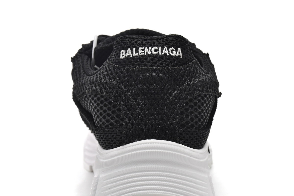 Balenciaga Phantom Sneaker Black White 679339 W2E96 1090