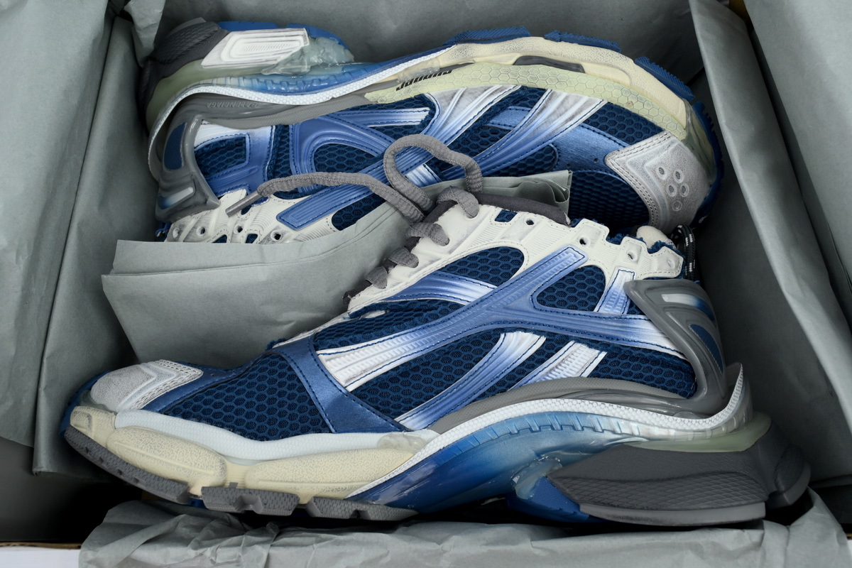 Balenciaga Runner Sneaker 'Gradient - Beige Navy' 772774 WRUNG 2410
