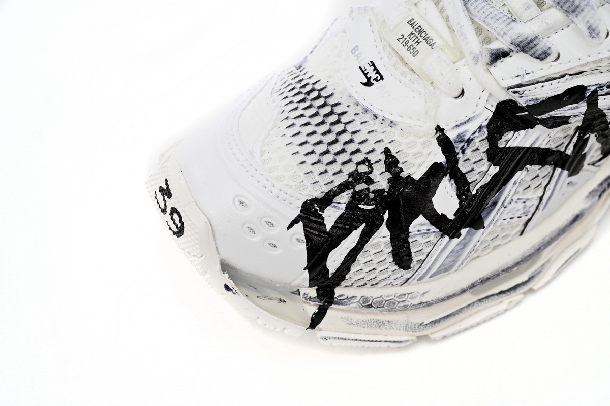 Balenciaga Runner White And Black Characters 677402 W3RBQ 9010