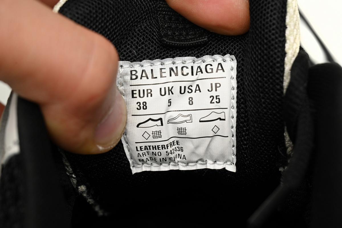 Balenciaga Track SneakerBlack Rice Khaki Black 542436 W3AC4 8071