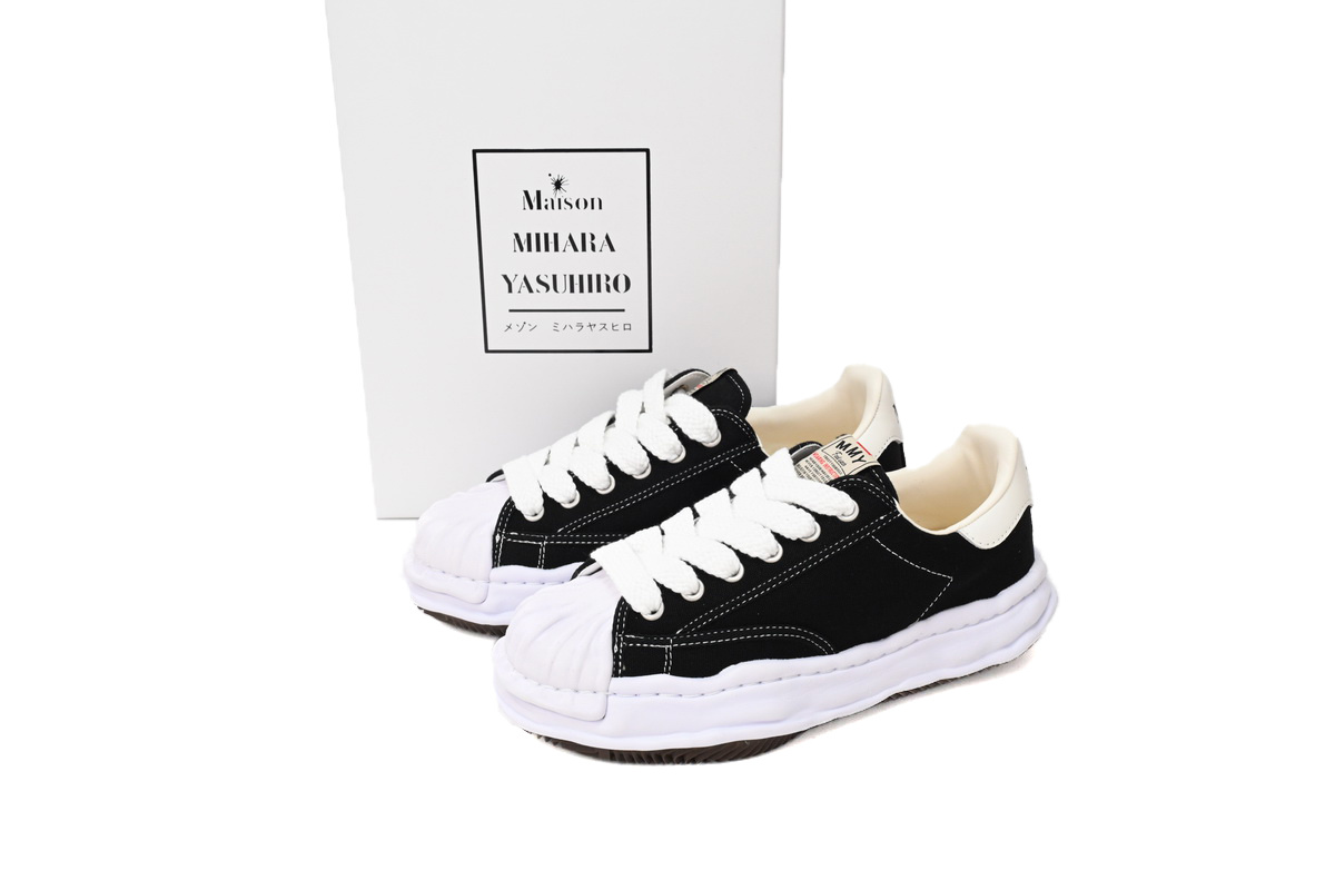 MIHARA YASUHIRO Black And White NO.703