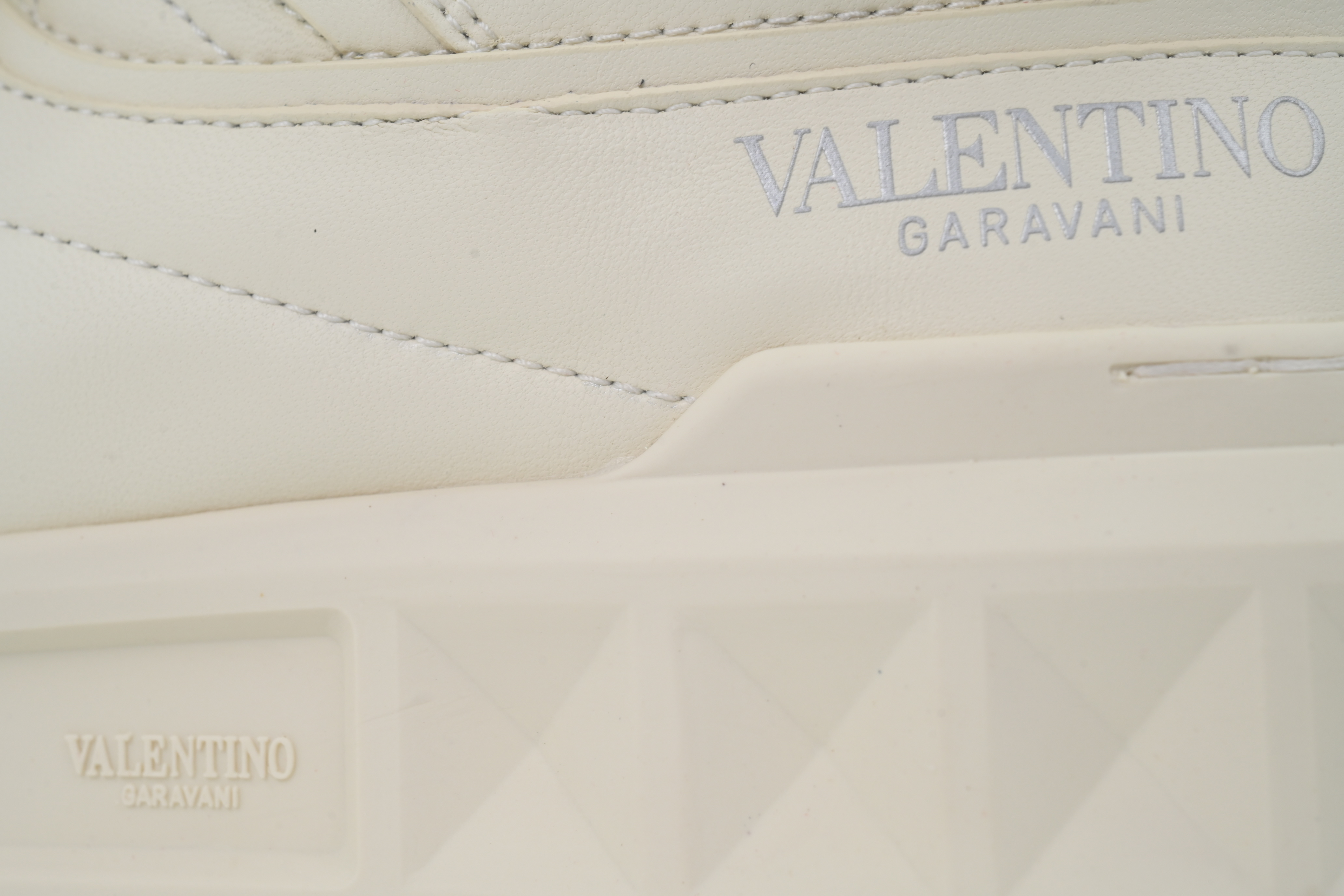 Valentino Garavani KX Low Sneakers White