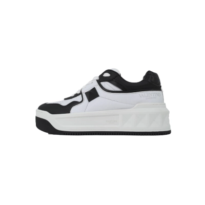 Valentino Garavani KX Low Sneakers White Black 01