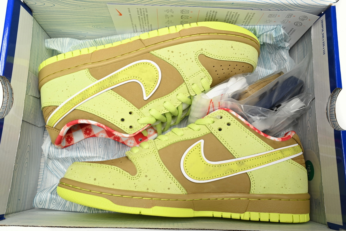 CONCEPTS x Nike Dunk SB Fluorescent Yellow Lobster BV1310-566