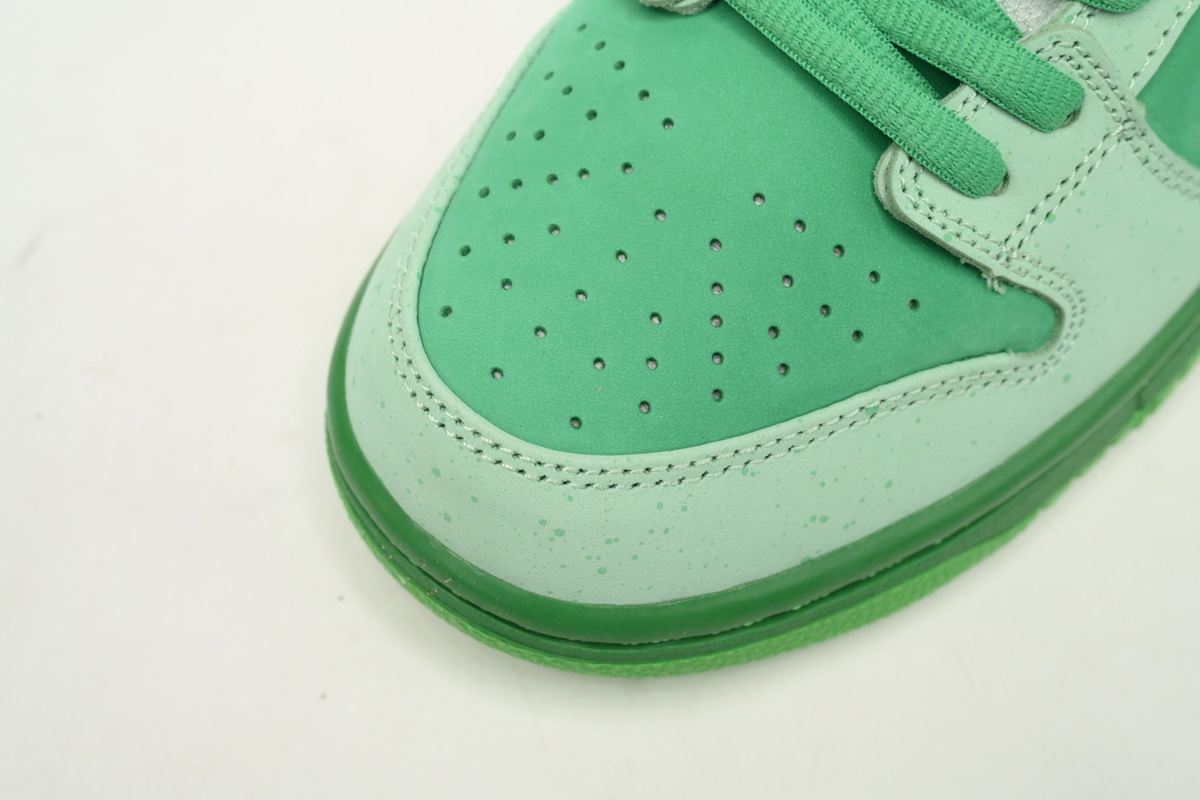 CONCEPTS x Nike Dunk SB Seaweed Green Lobster BV1310-303