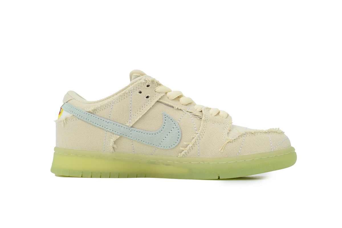 Nike SB Dunk Low 'Mummy' DM0774-111