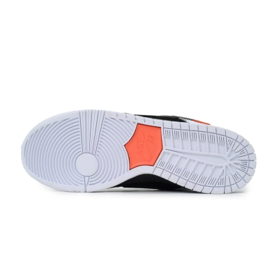 TIGHTBOOTH x Nike Dunk Low SB FD2629-100 02
