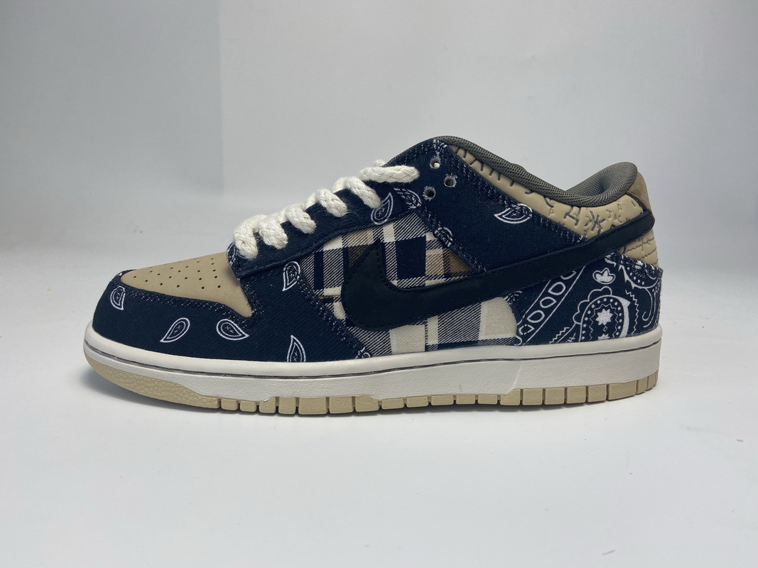 Travis Scott x Nike SB Dunk Low CT5053-001