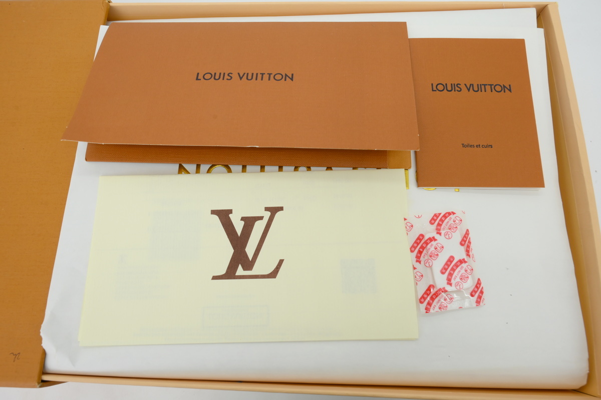 Louis Vuitton Skate Blue Violet