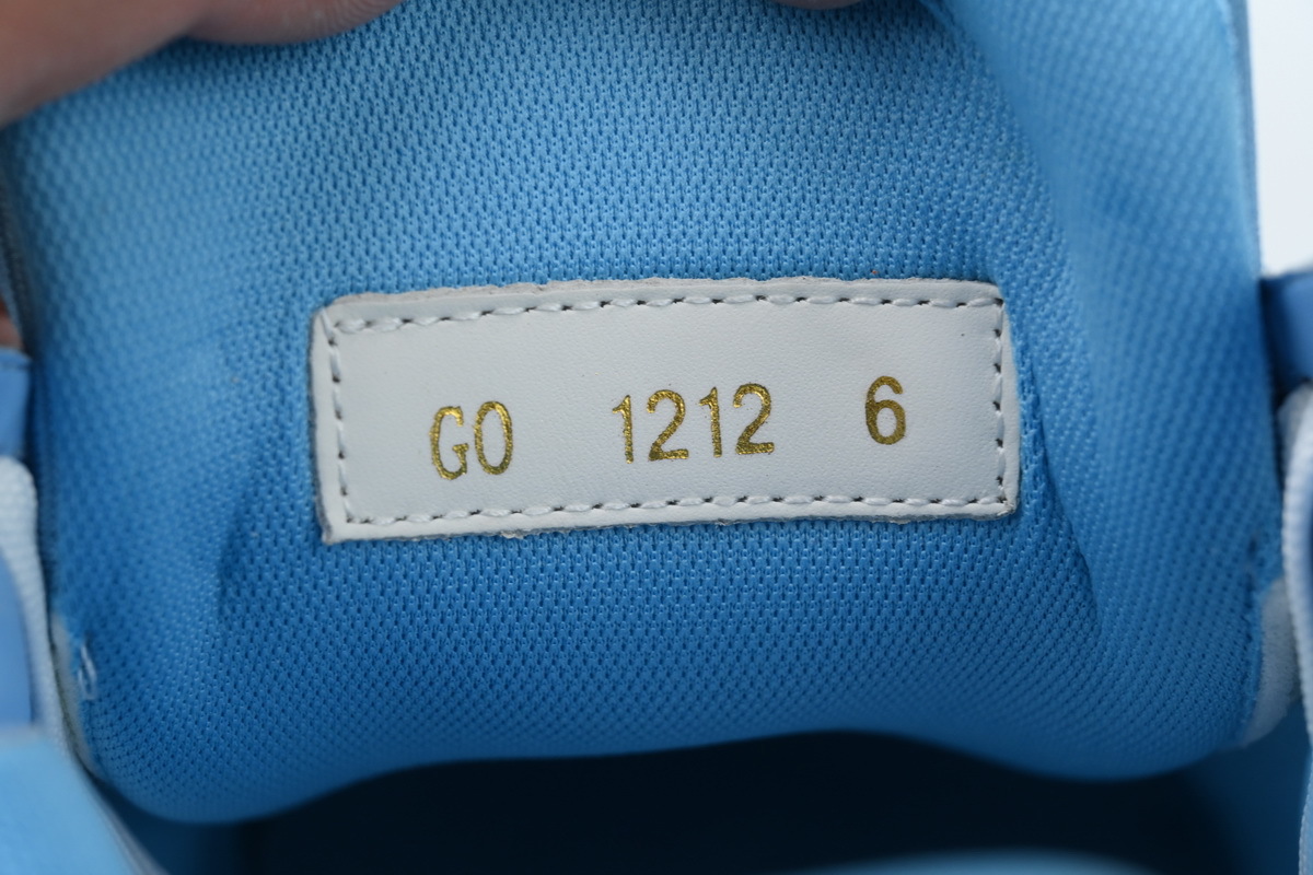 Louis Vuitton Trainer Blue Embossed
