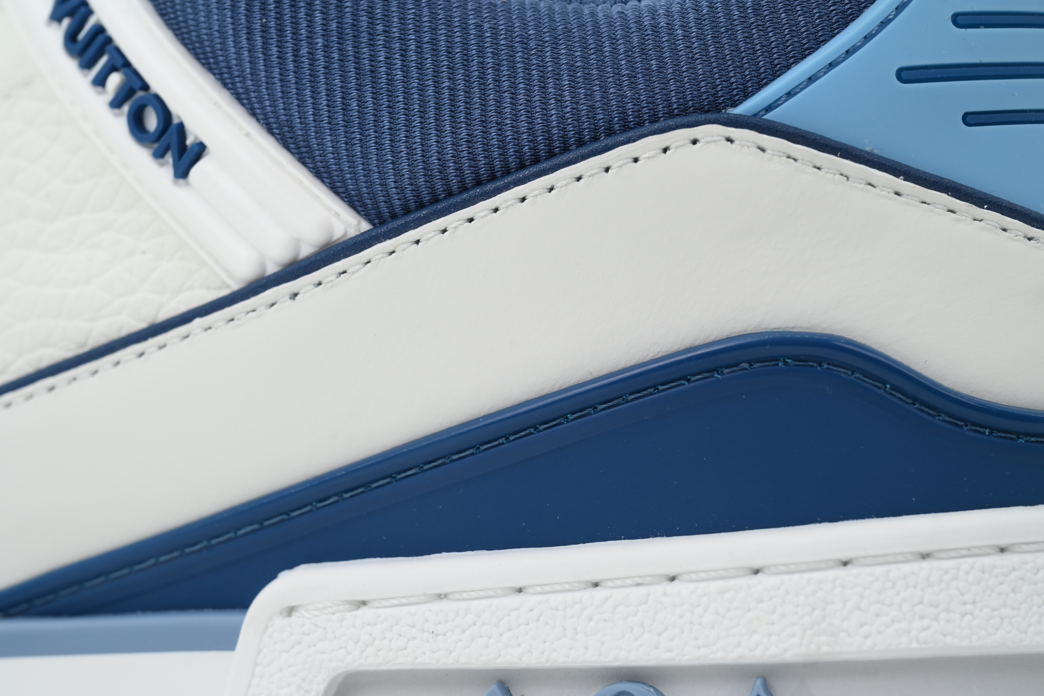 Louis Vuitton Trainer New White Blue