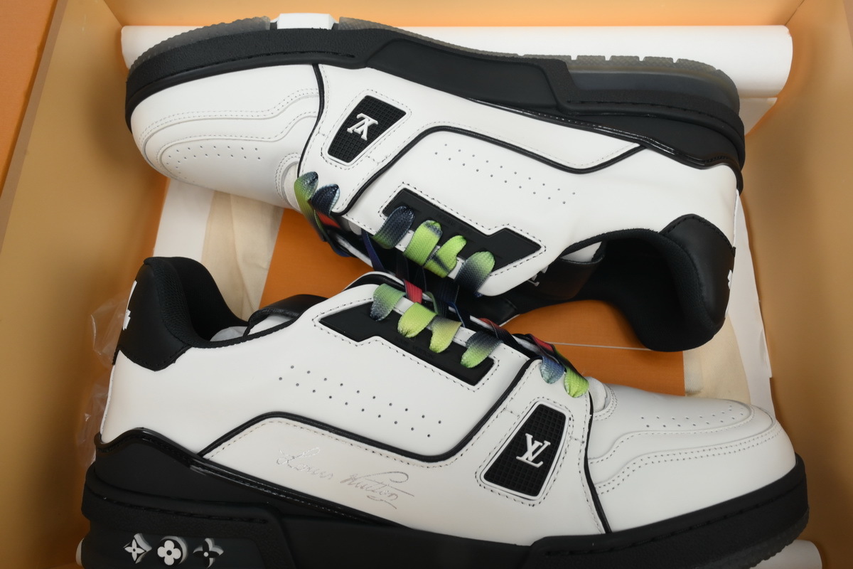 Louis Vuitton Trainer White and Black