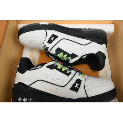 Louis Vuitton Trainer White and Black 02
