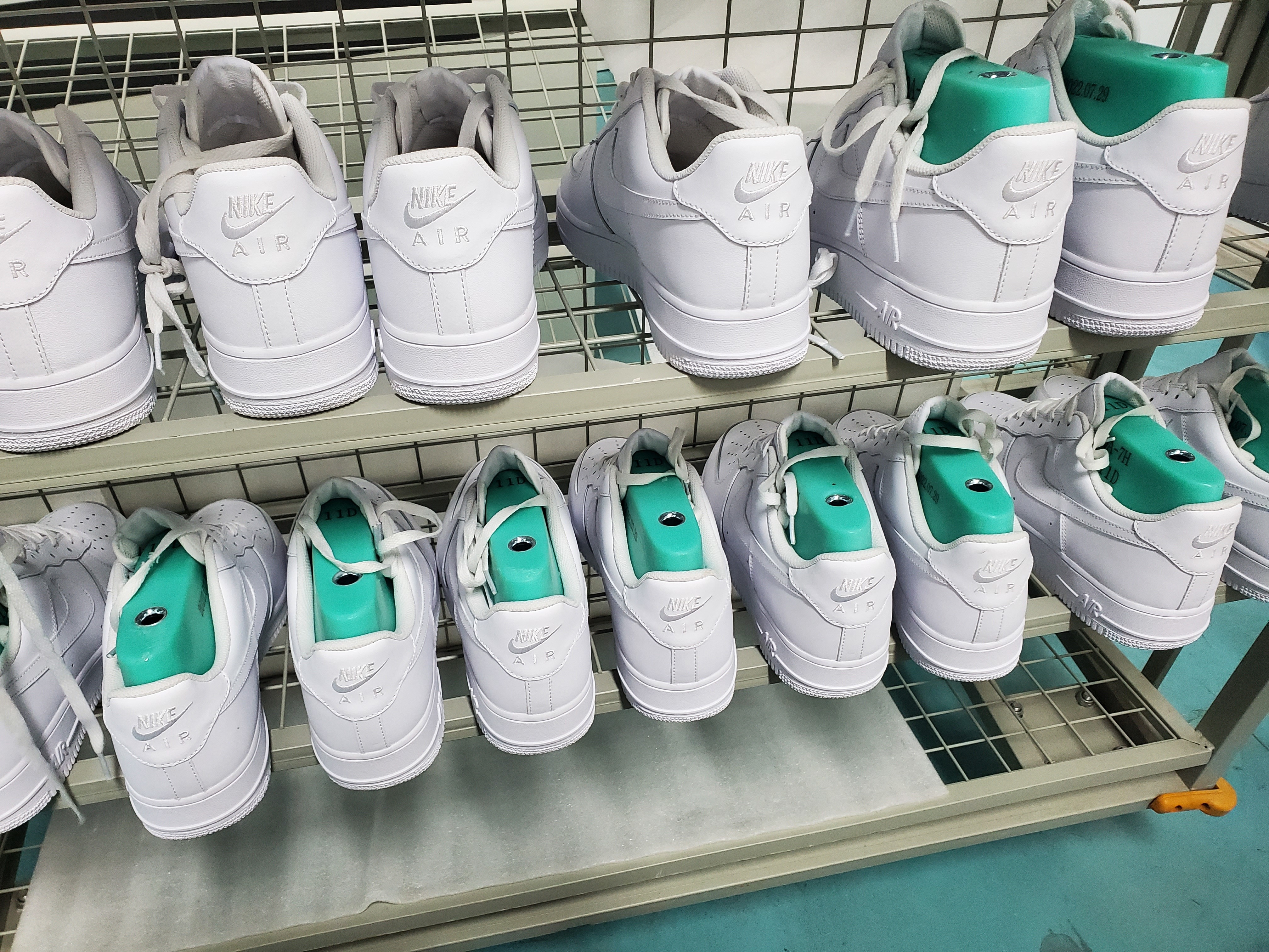 Nike Air Force 1 07 Low Cloud White CW2288-111