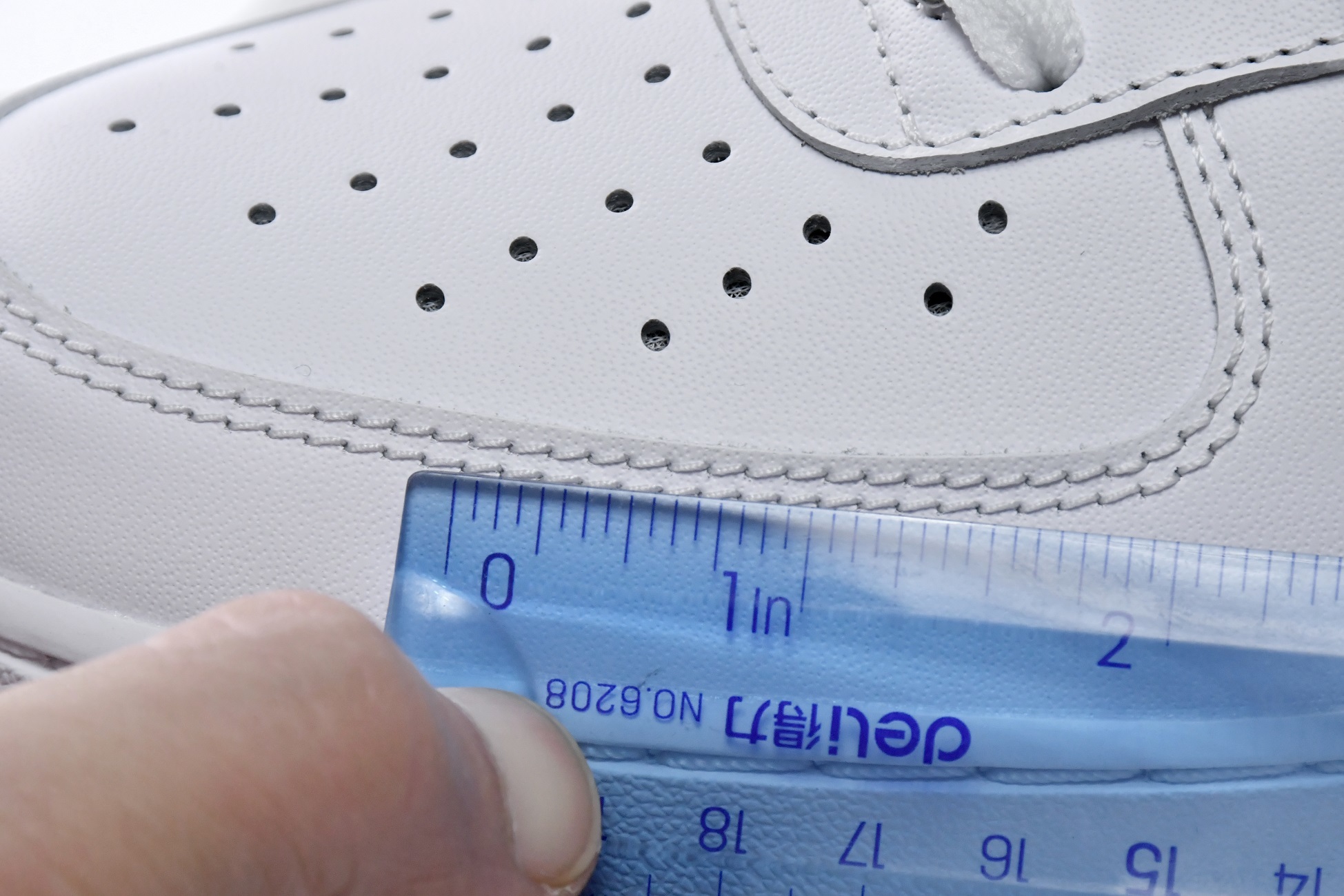 Nike Air Force 1 07 Low Cloud White CW2288-111