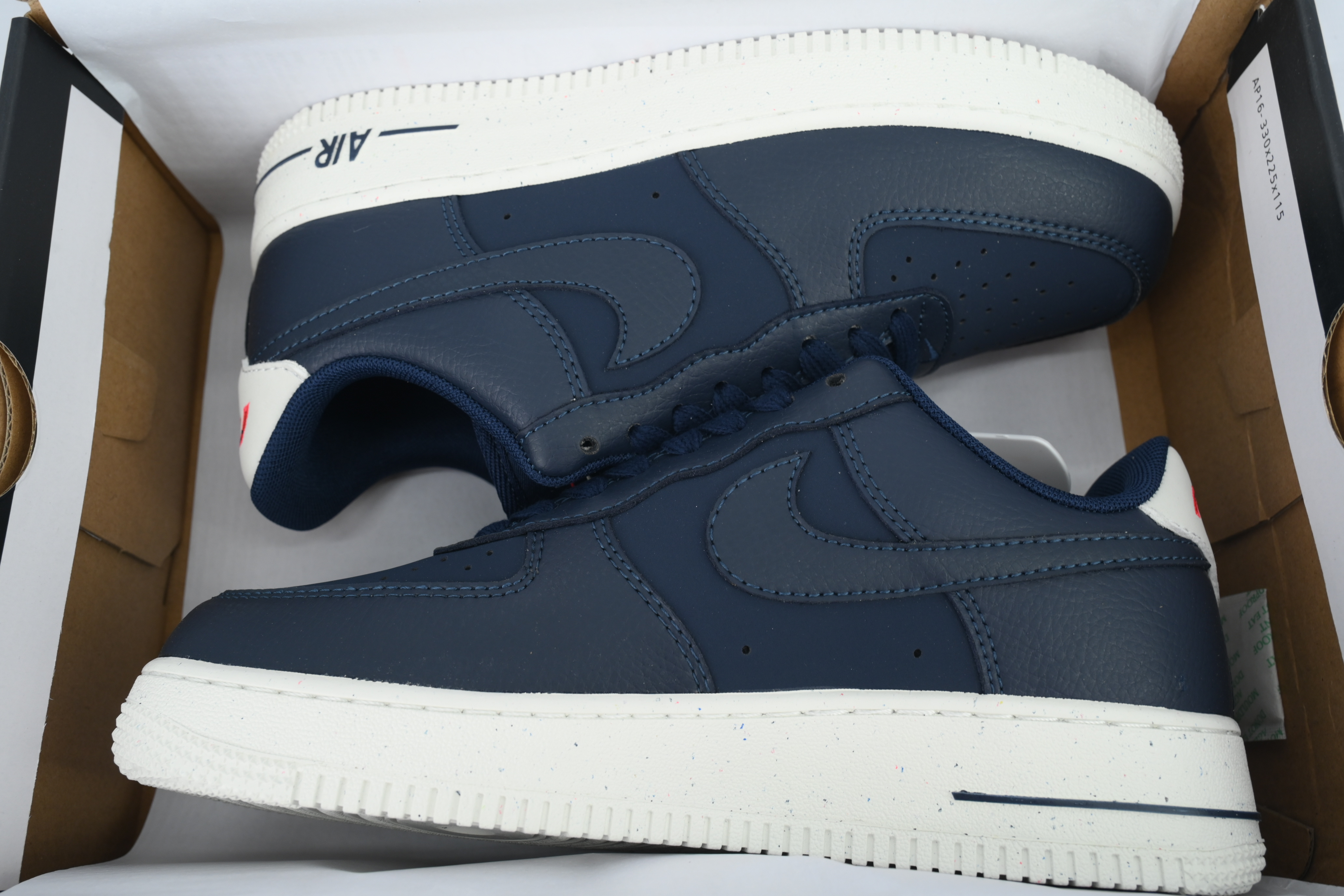 Nike Air Force 1 07 LX Obsidian DZ2708-100