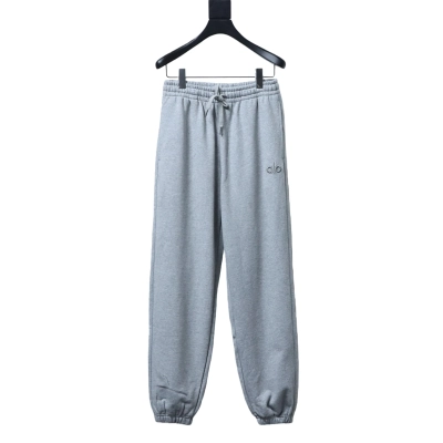 ALO  Minimal Logo Cotton Pants with Rear Pocket Logo Patch 01