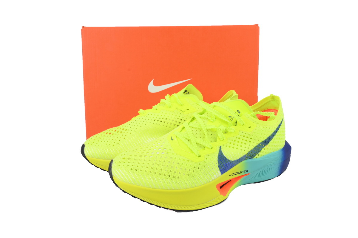 Nike ZoomX VaporFly Next% 3 Fast Pack DV4129-700