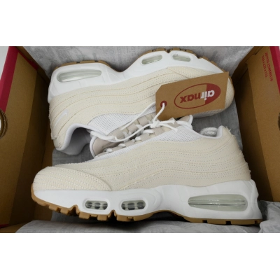 Undefeated x Nike Air Max 95 Large Bubble Off-White HM4743-100 02