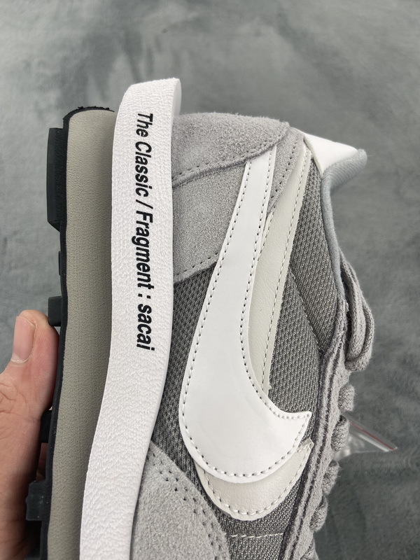 Fragment Design x Sacai x Nike LDWaffle Light Smoke Gre DH2684-001