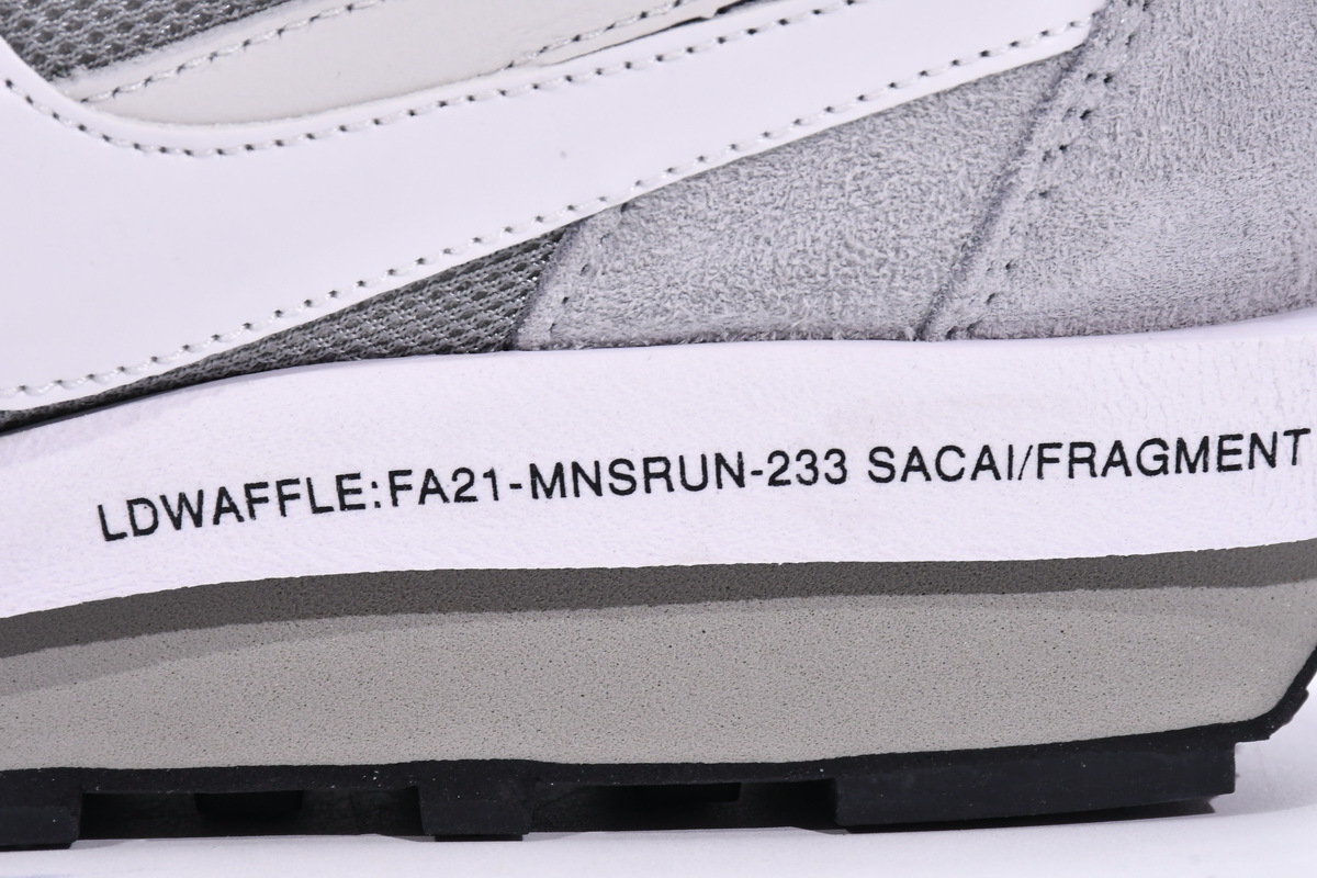 Fragment Design x Sacai x Nike LDWaffle Light Smoke Gre DH2684-001