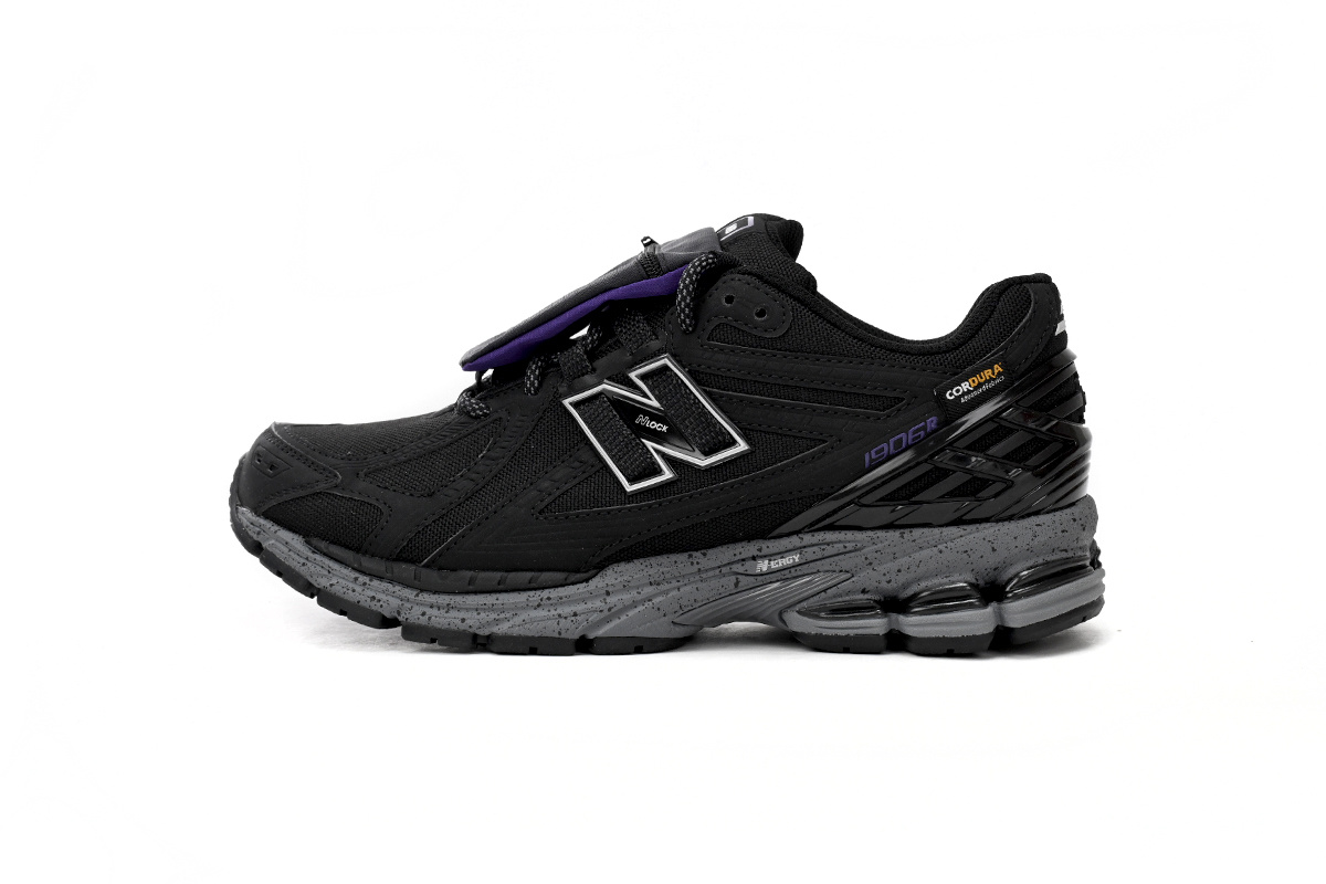 New Balance 1906R NEW BALANCE White Black Ash M1906ROC