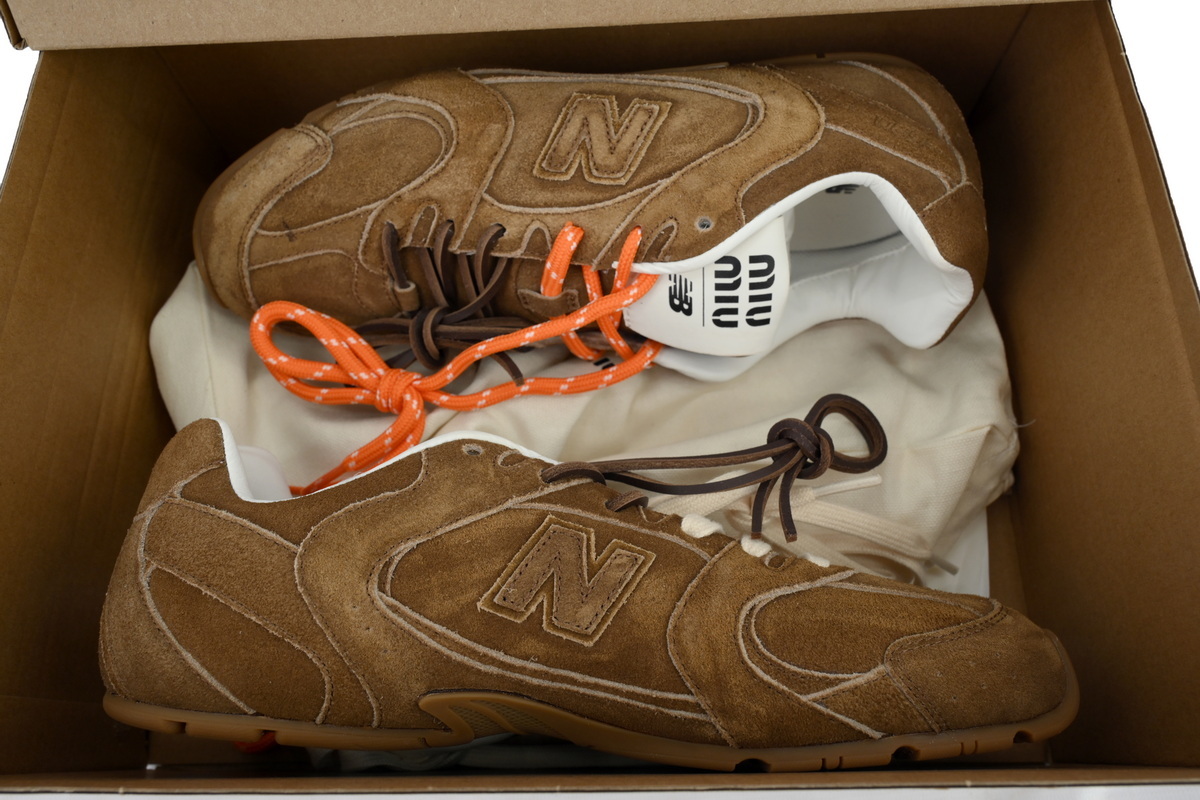 New Balance x Miu Miu 530 SL 'Cinnamon' 5E165E