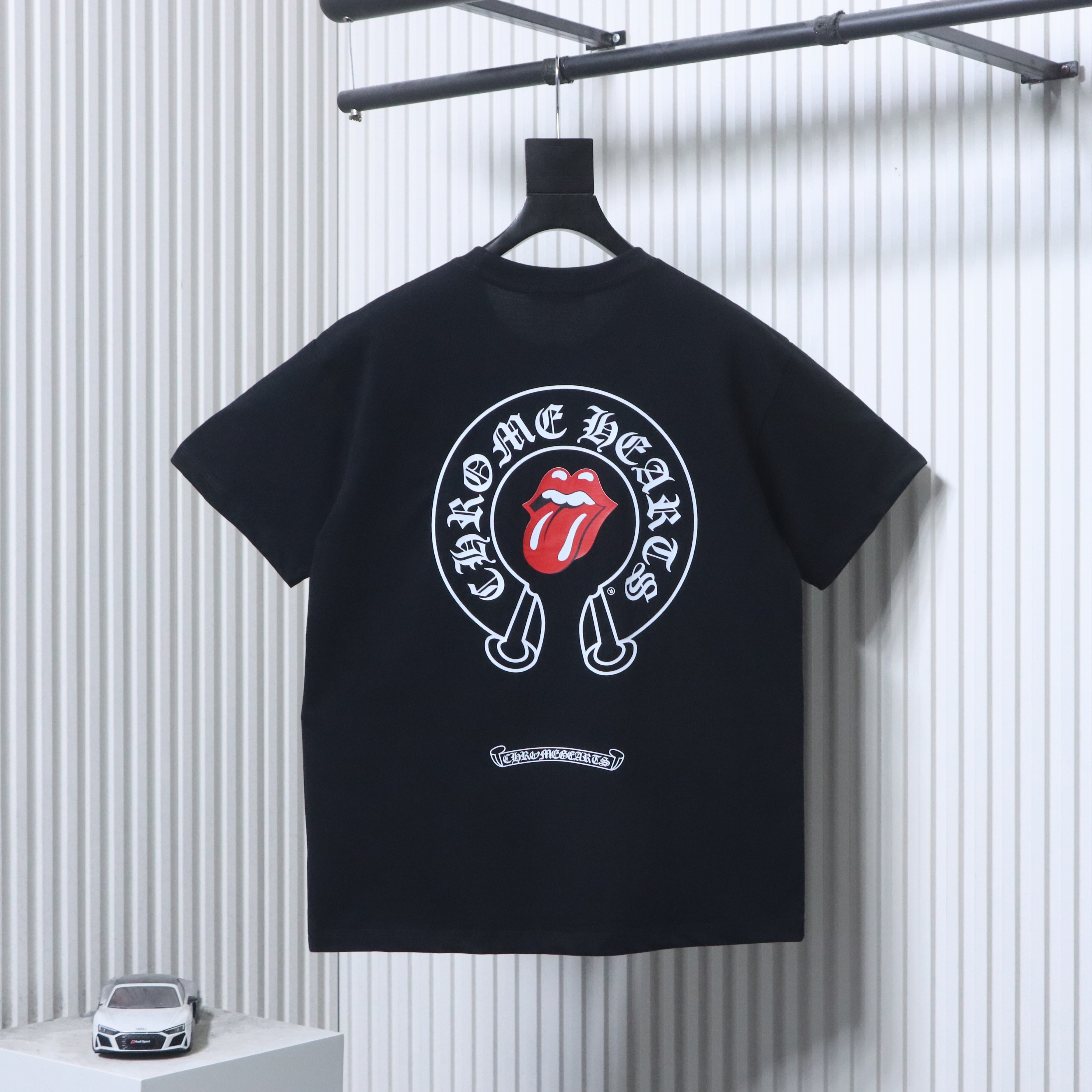 Chrome Hearts 26SS Horseshoe Red Print Short Sleeve T-Shirt Black h150
