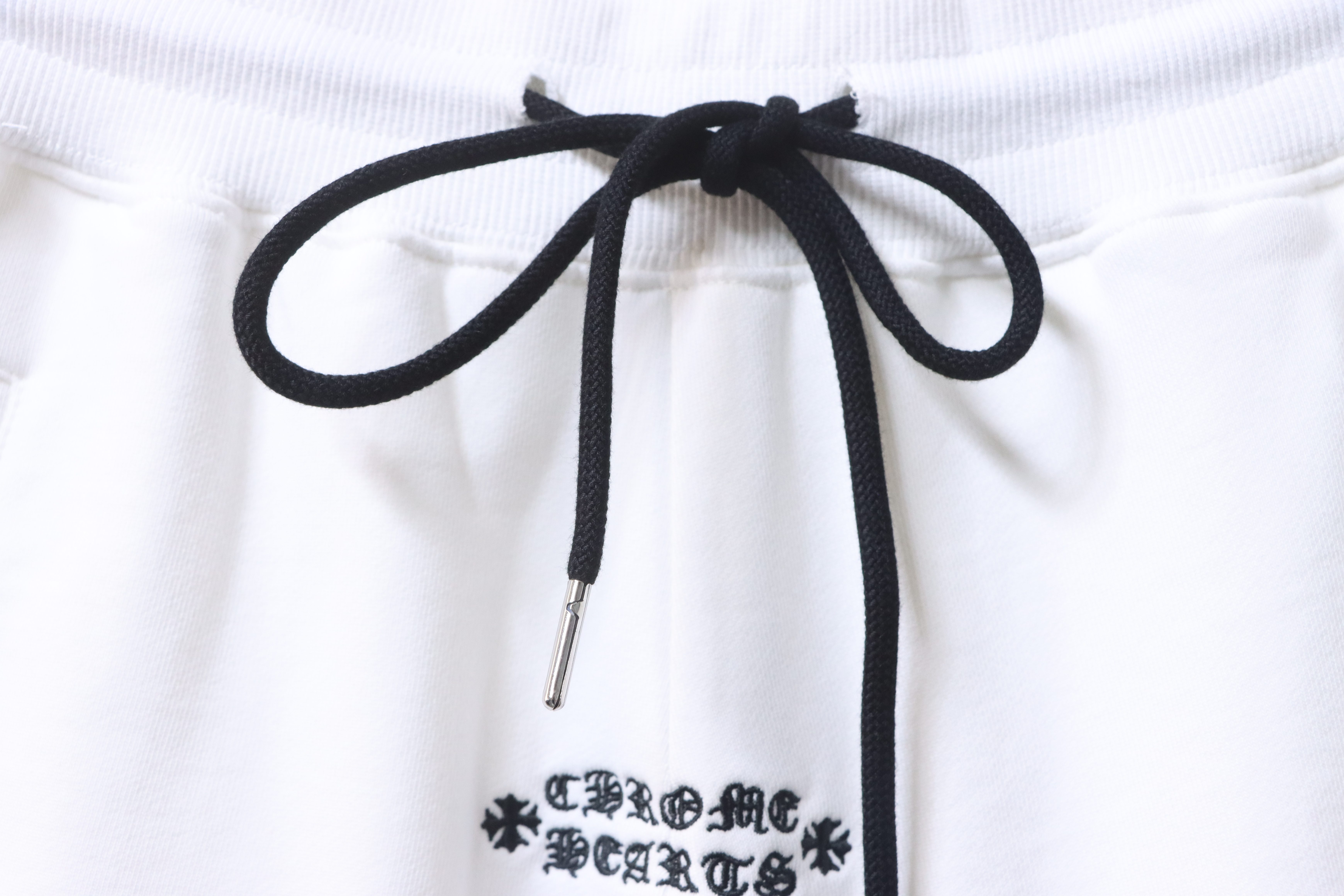 Chrome Hearts 26SS Red Lips Applique Embroidery Shorts 2 h190