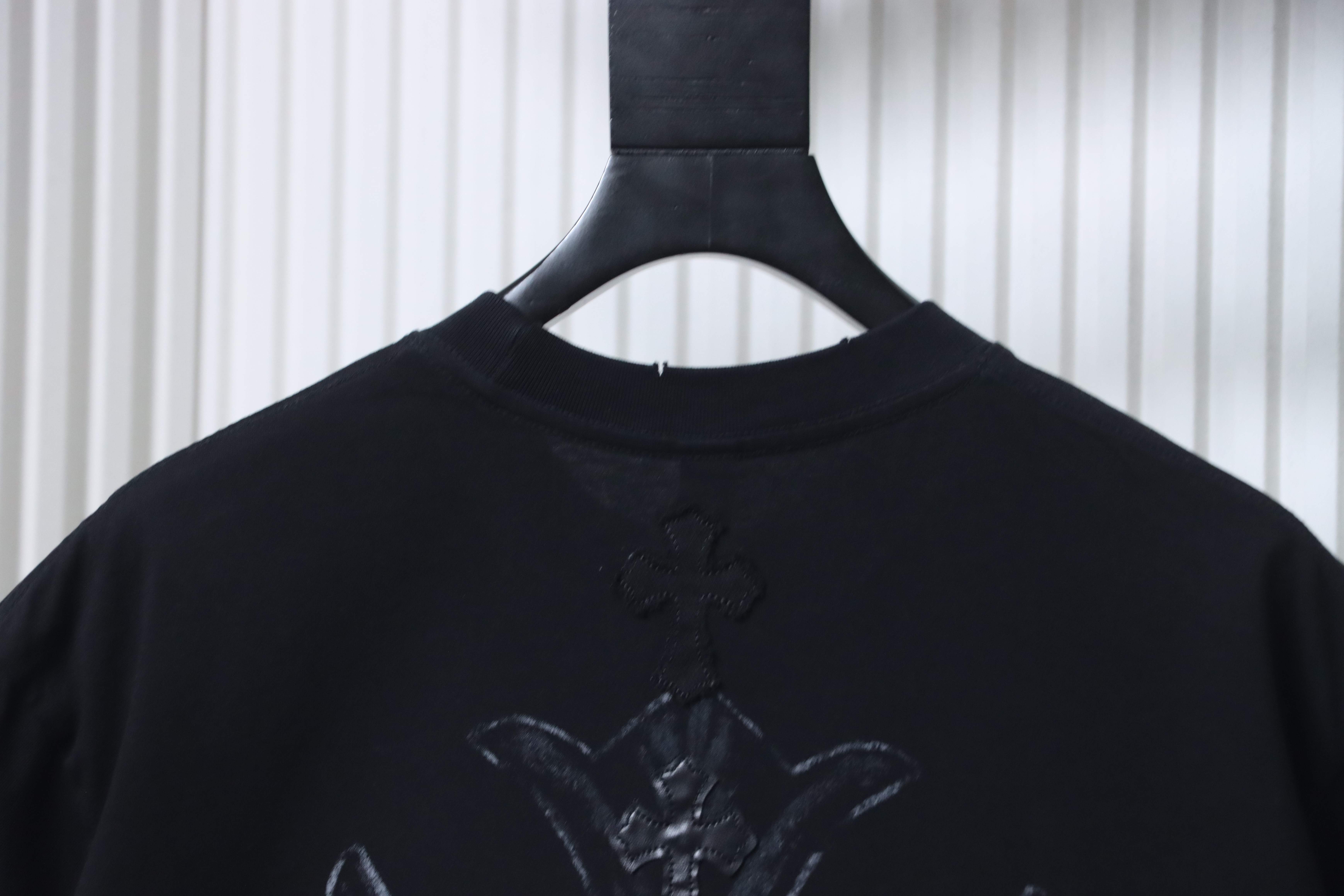 Chrome Hearts Vertical Cross T-Shirt Black h160