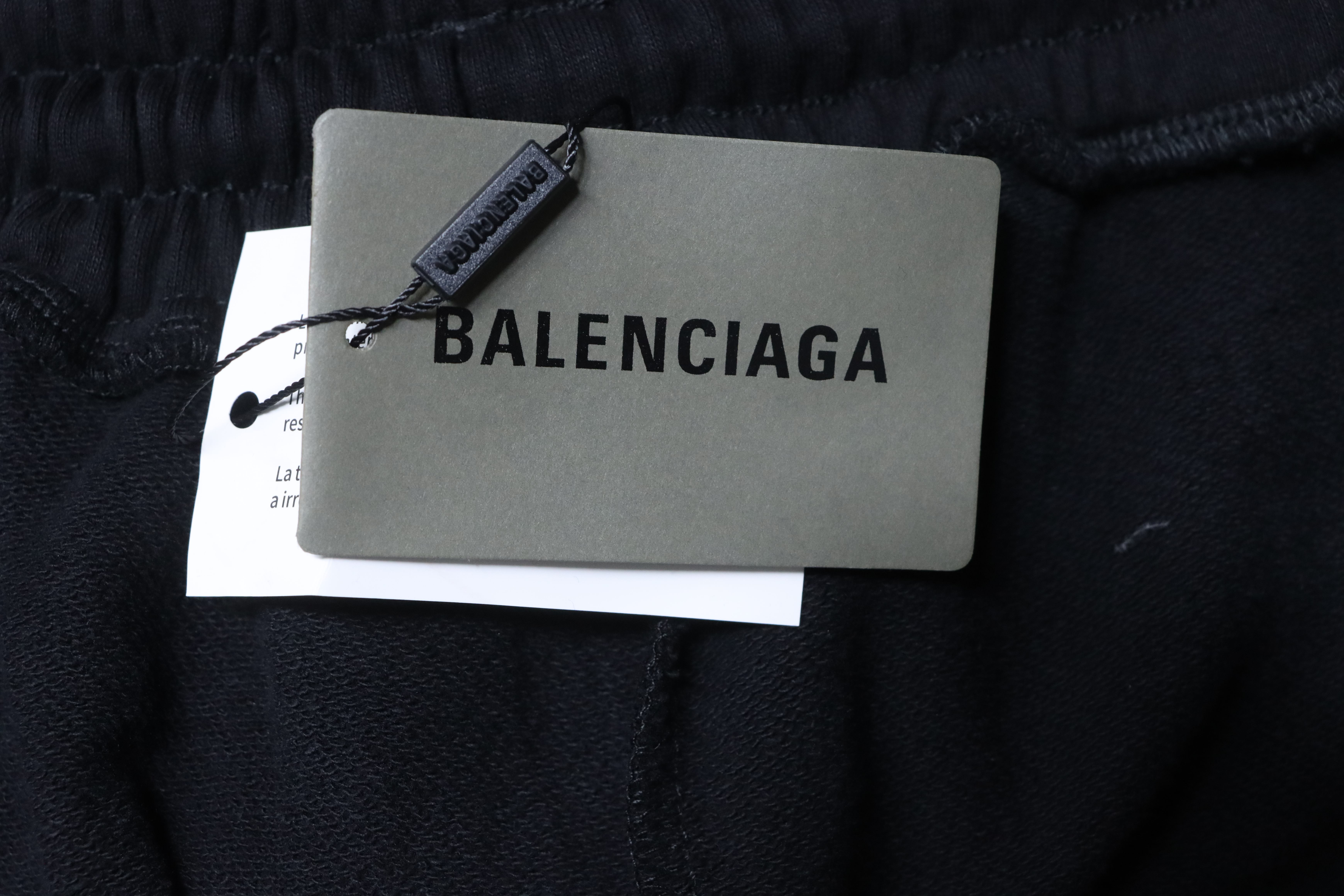 Balenciaga 24FW Embroidered Coke Shorts h180