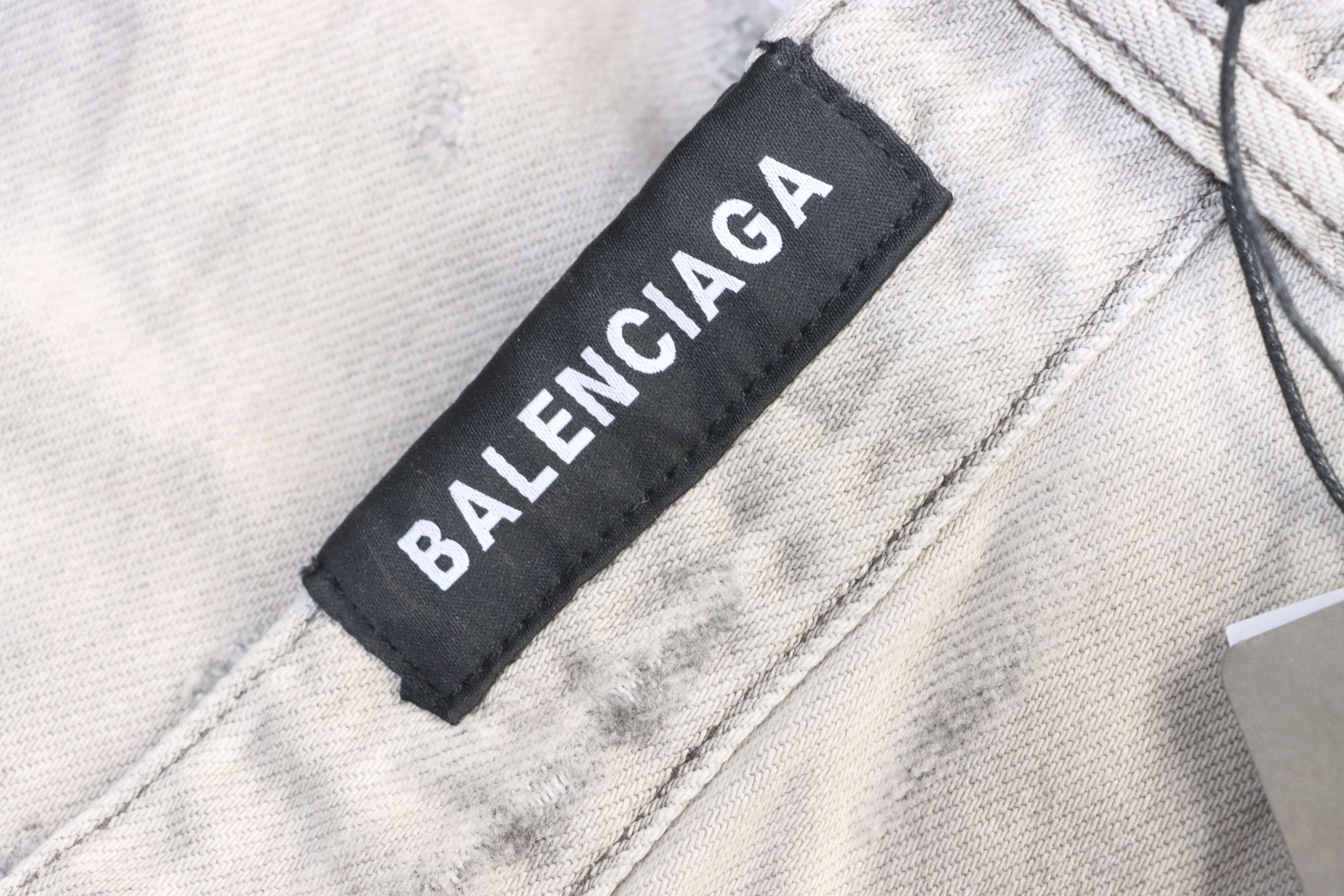 Balenciaga 24FW White Destroyed Slash Jeans h310