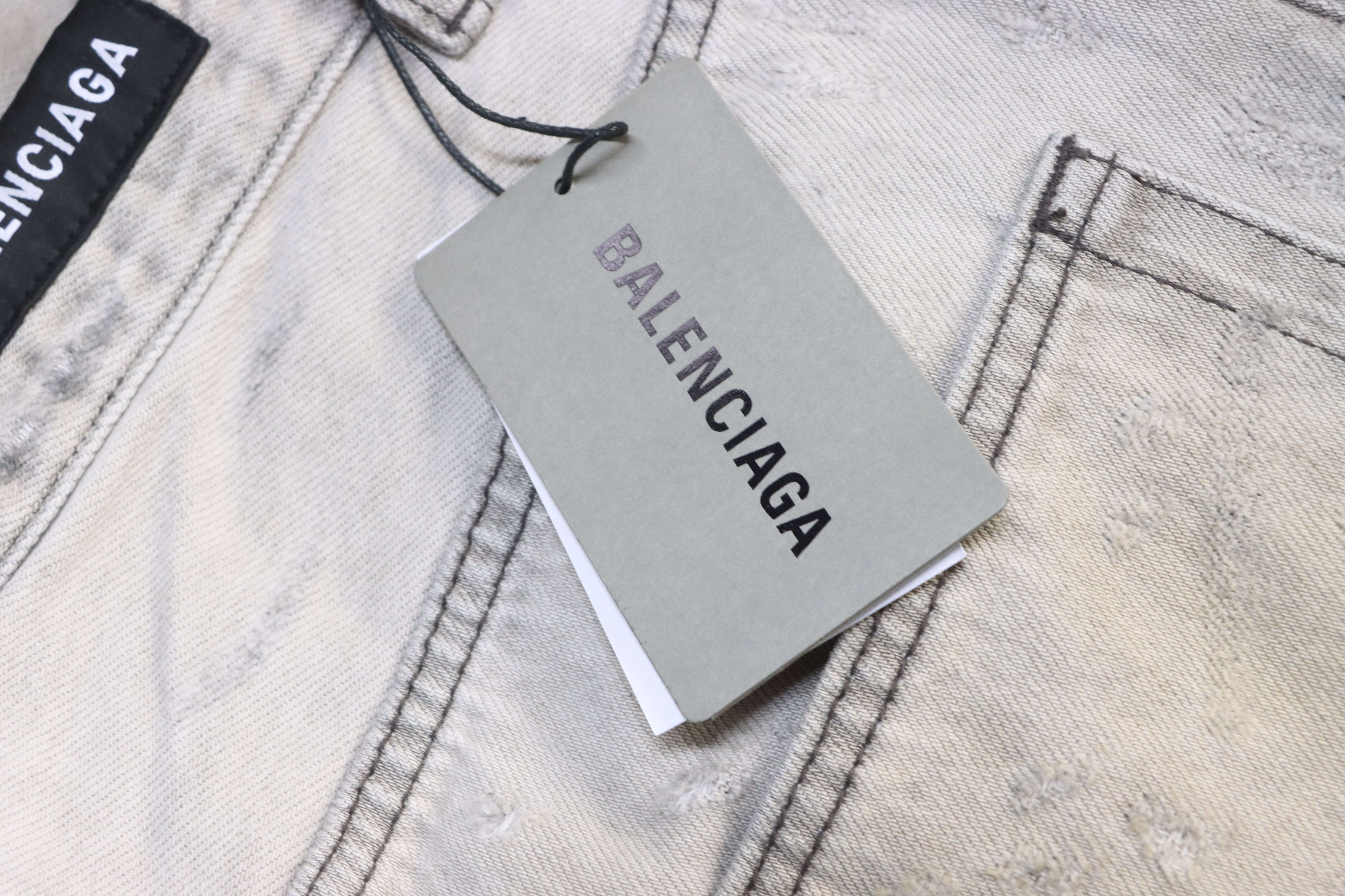 Balenciaga 24FW White Destroyed Slash Jeans h310