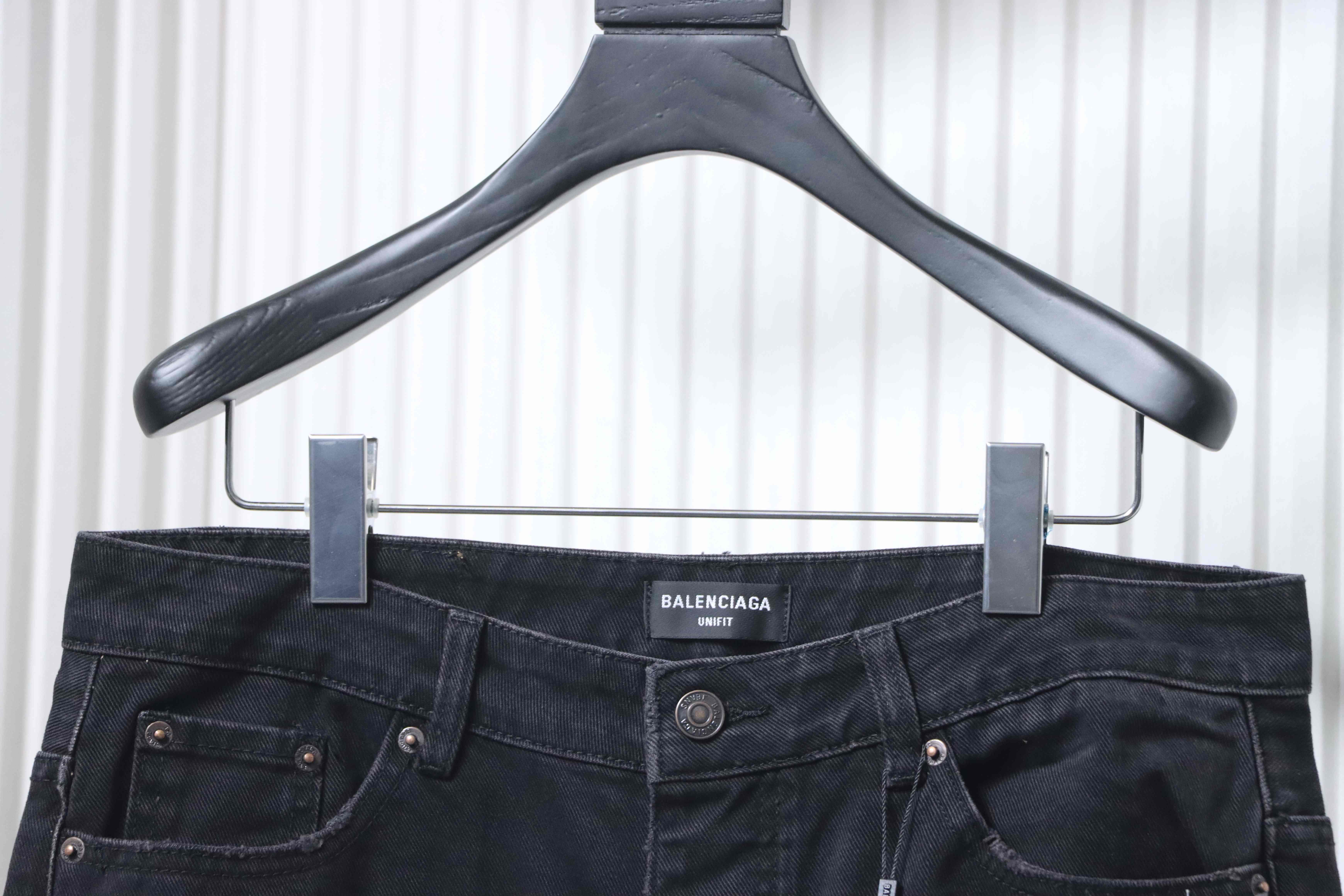 Balenciaga 24SS New Reversed Pocket Black Washed Distressed Denim Jeans h310