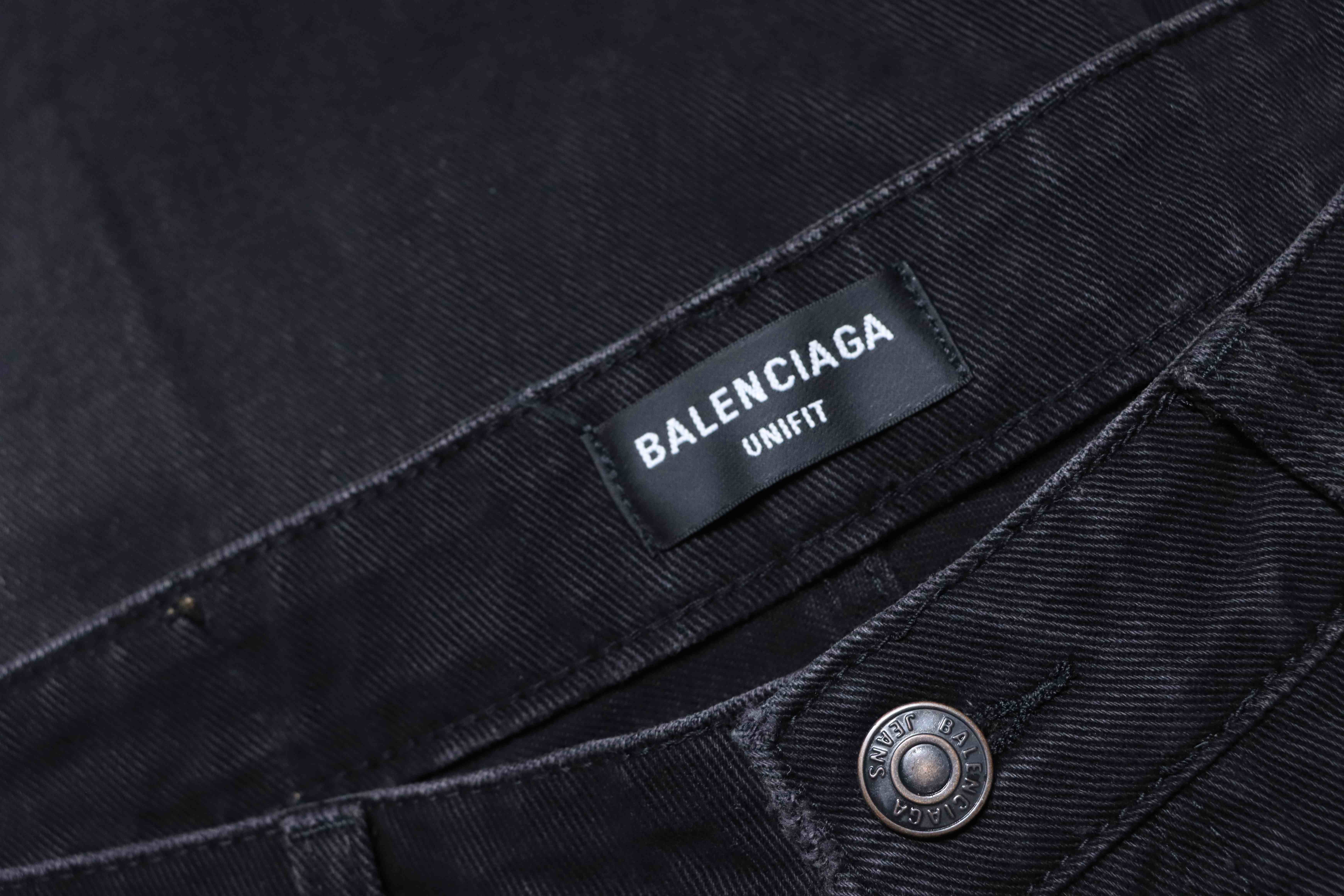 Balenciaga 24SS New Reversed Pocket Black Washed Distressed Denim Jeans h310