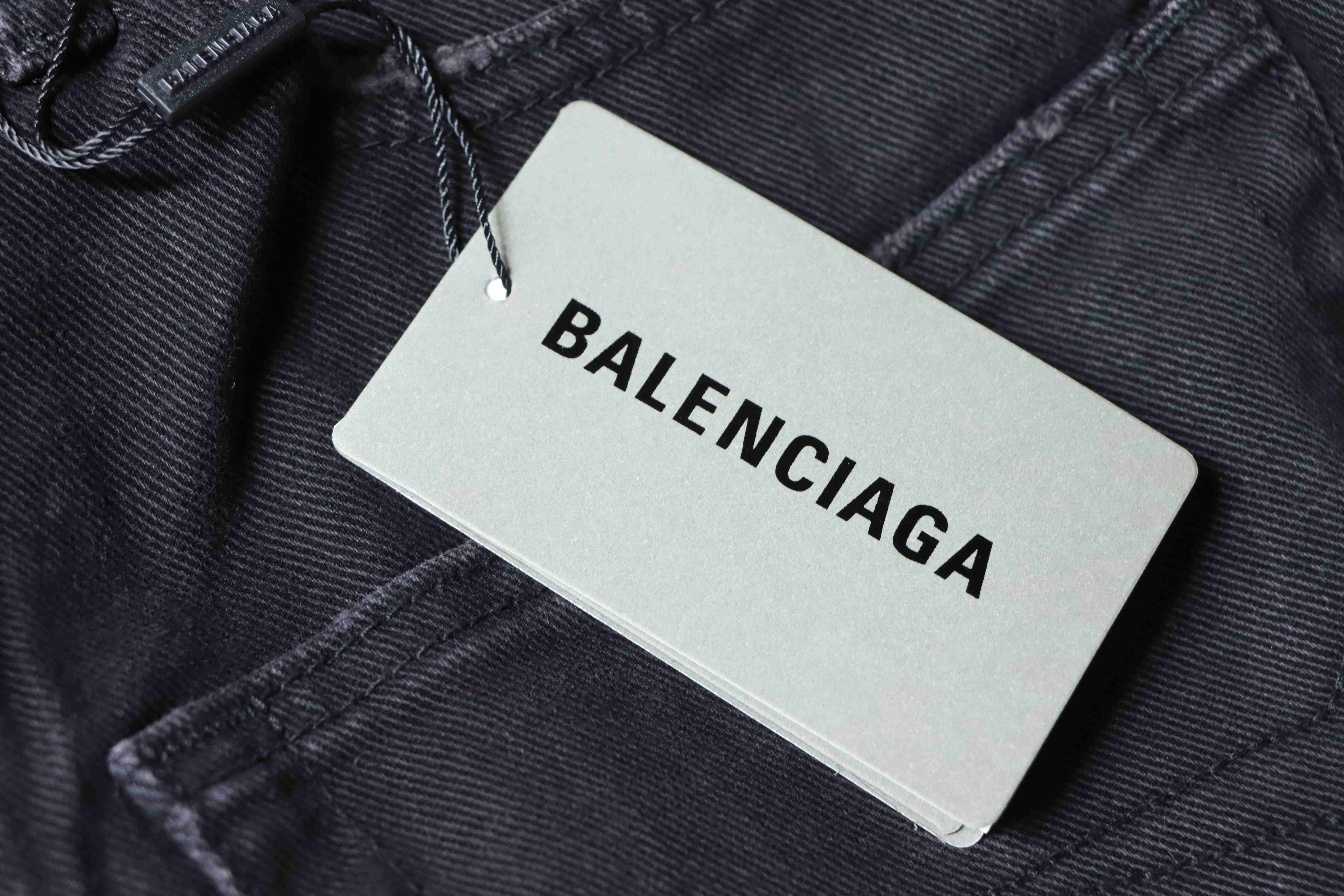 Balenciaga 24SS New Reversed Pocket Black Washed Distressed Denim Jeans h310